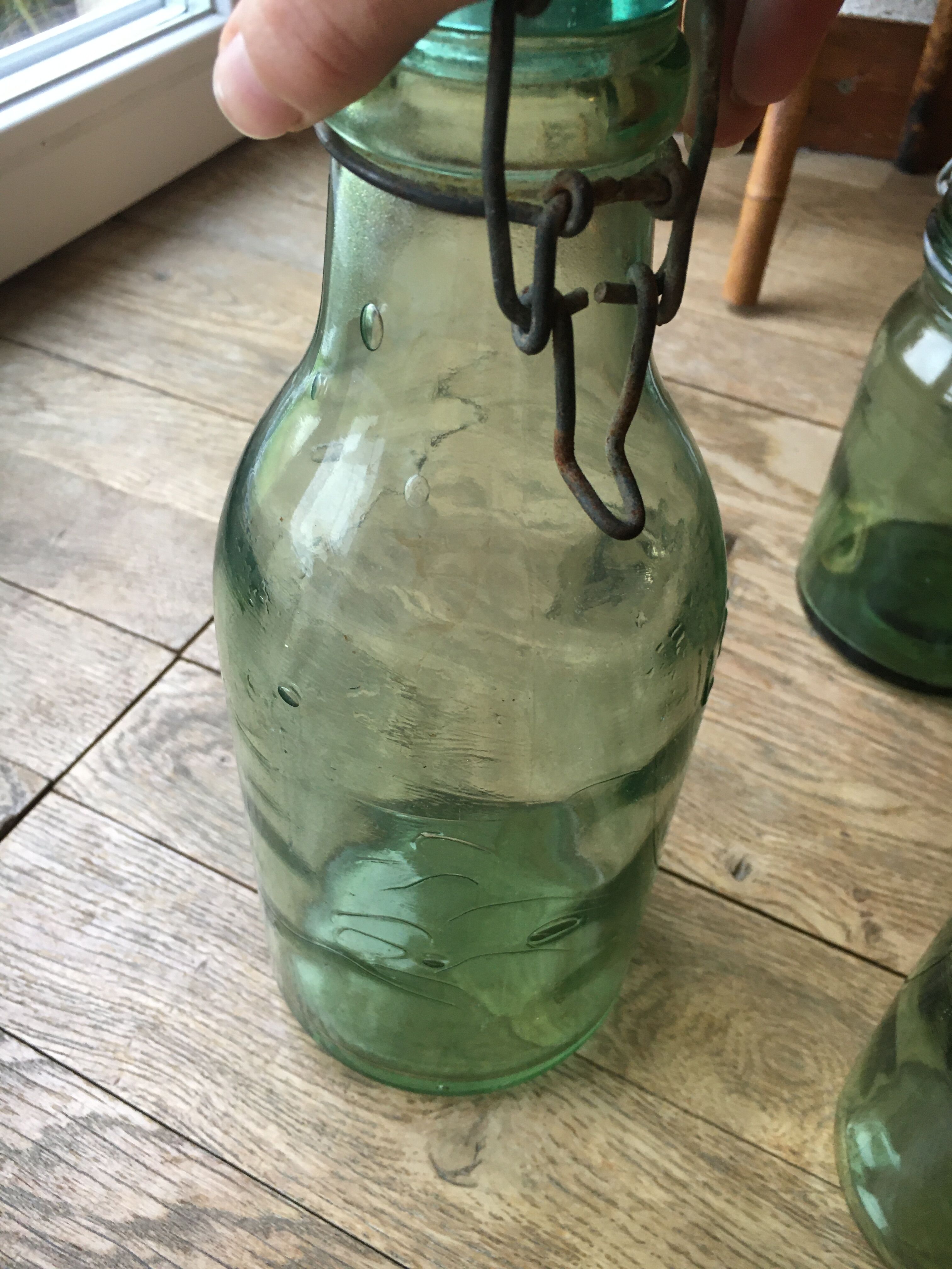 Lot de 3 bocaux et fiole en verre ancien