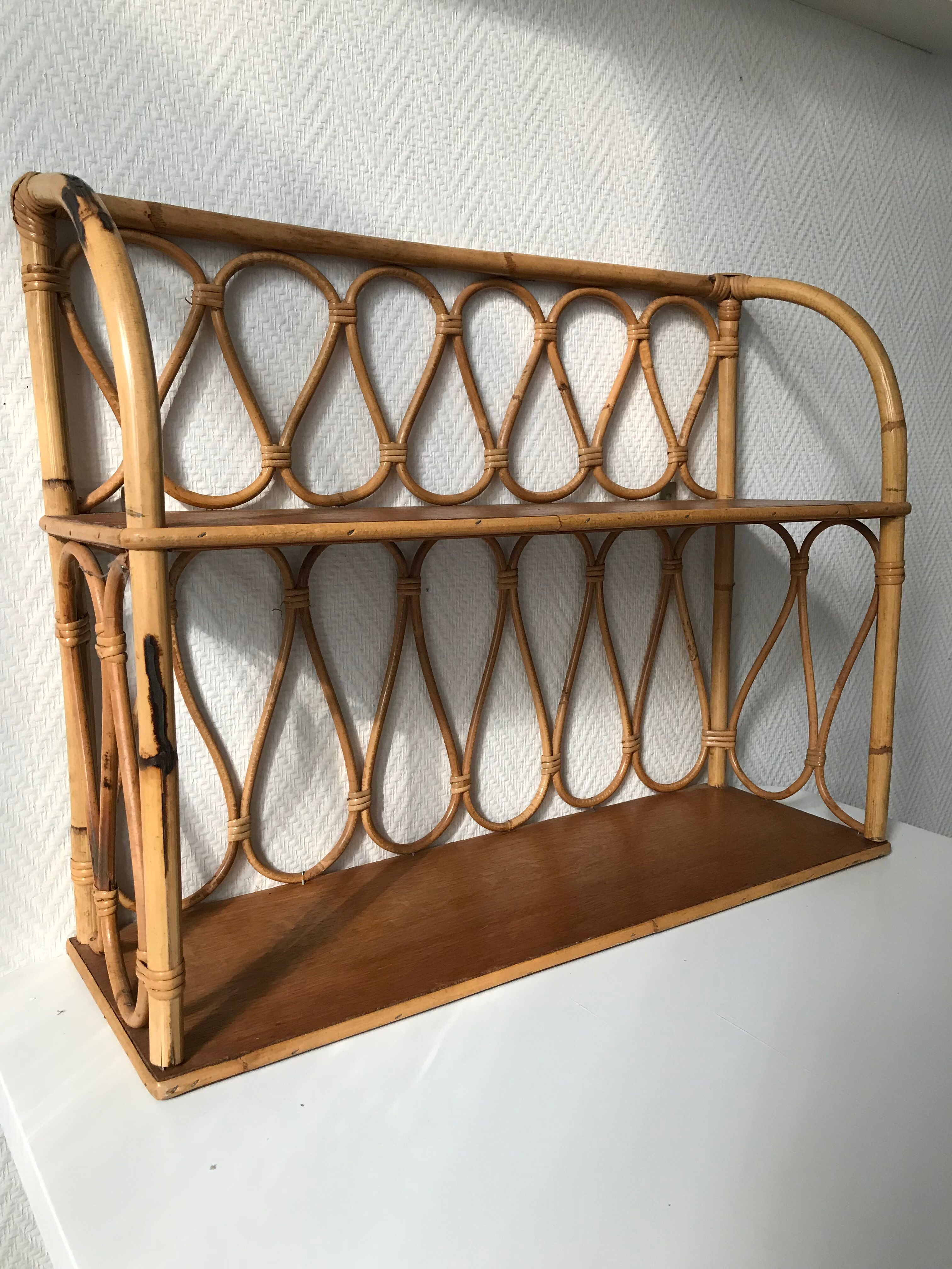 Shelf rattan