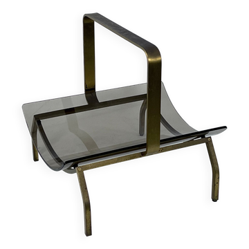 Fontana Arte, Mid-Century brass and curved glass magazine holder. Italy 1960s