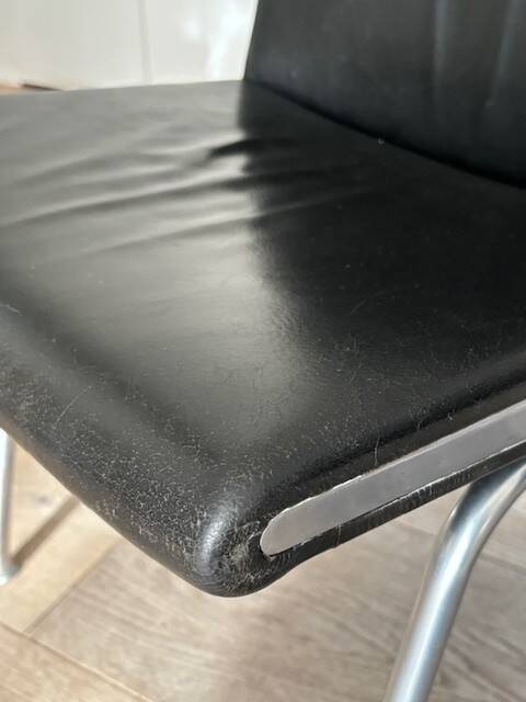 2 Airport leather armchairs by Hans Wegner - Denmark 1980s