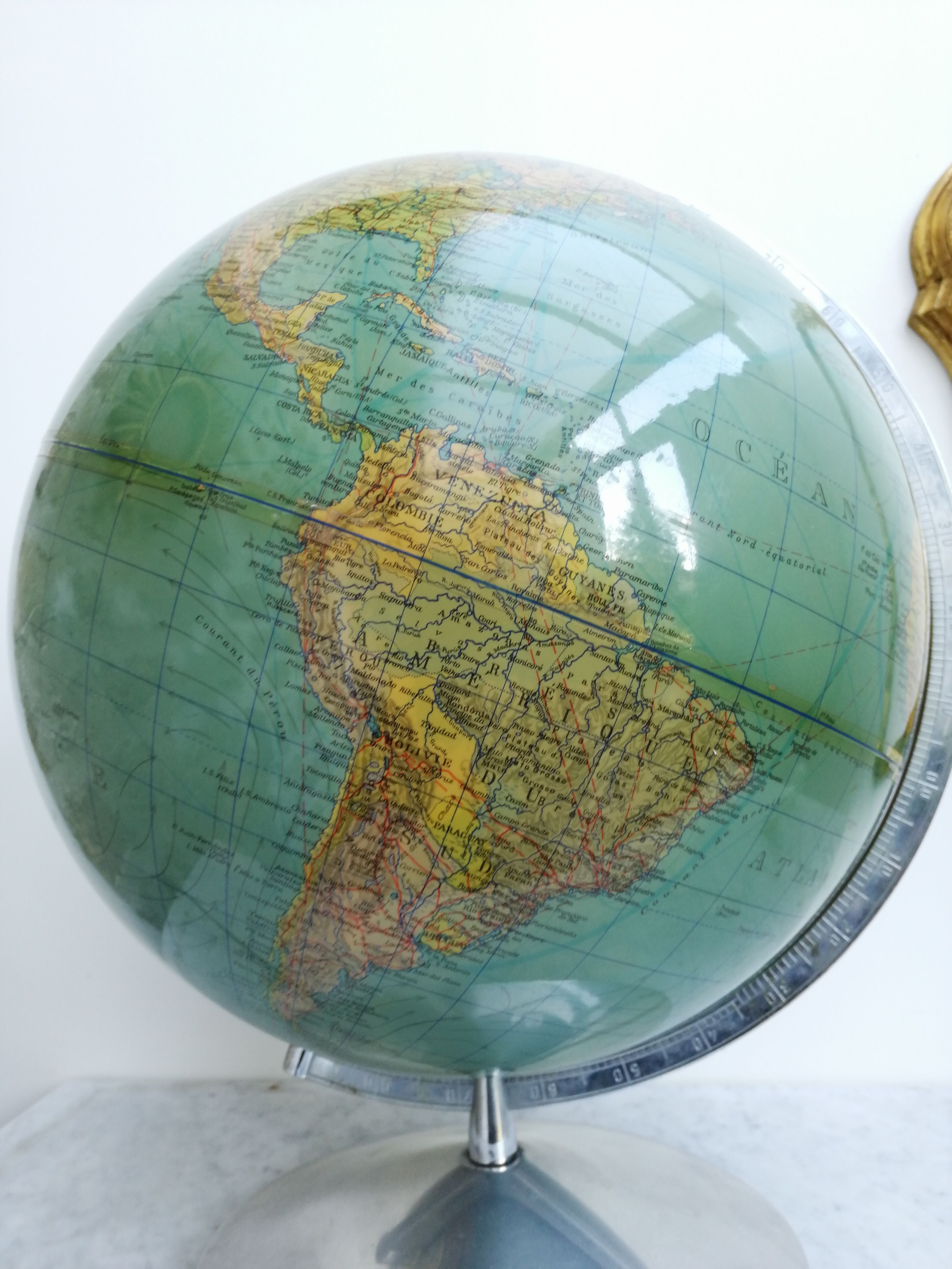 Large luminous globe Hercules