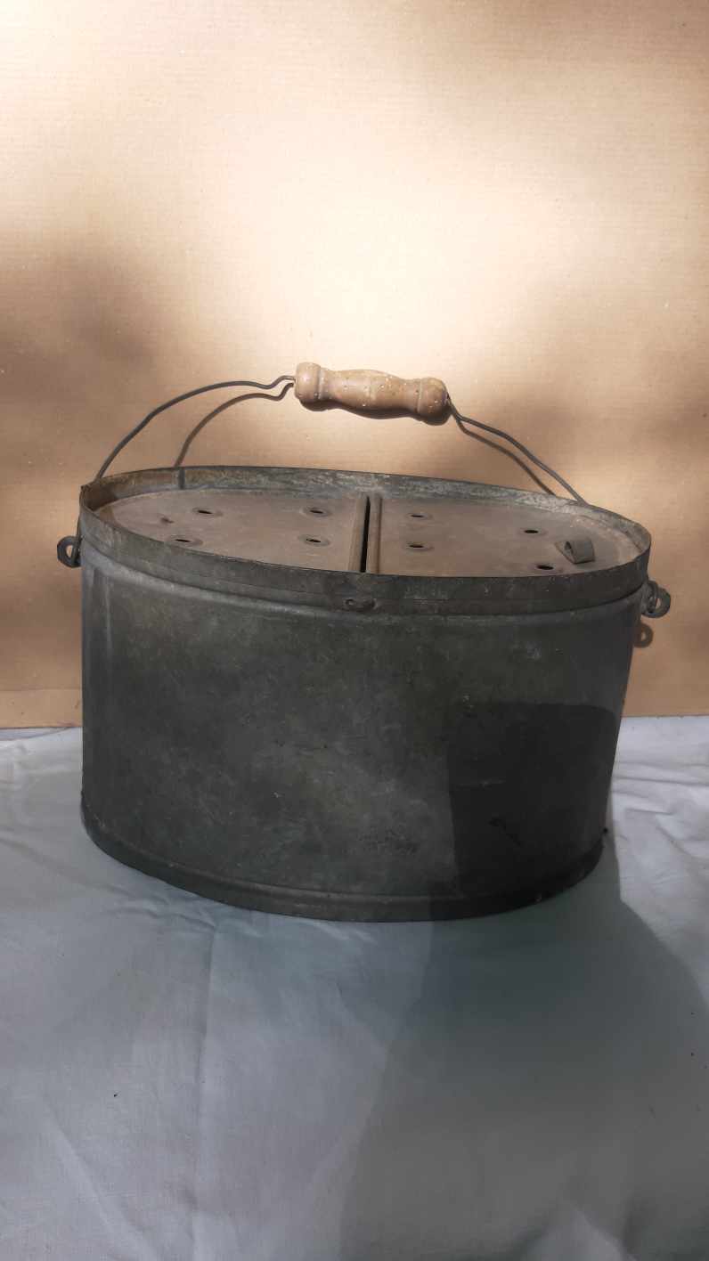 Zinc bucket