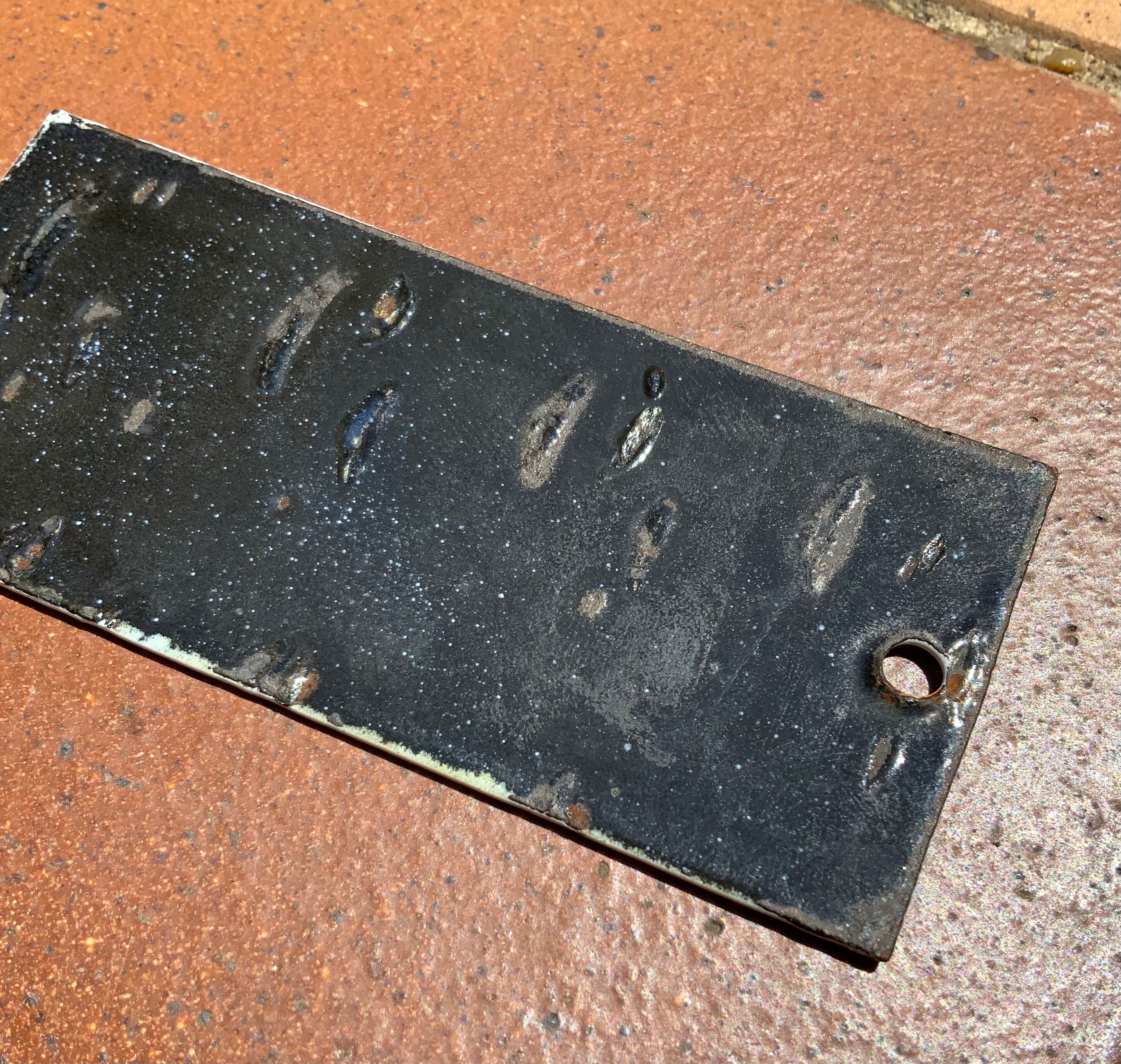 Plate old enamelled sheet metal plug white and red small format