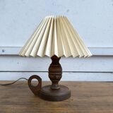 Table lamp in turned wood