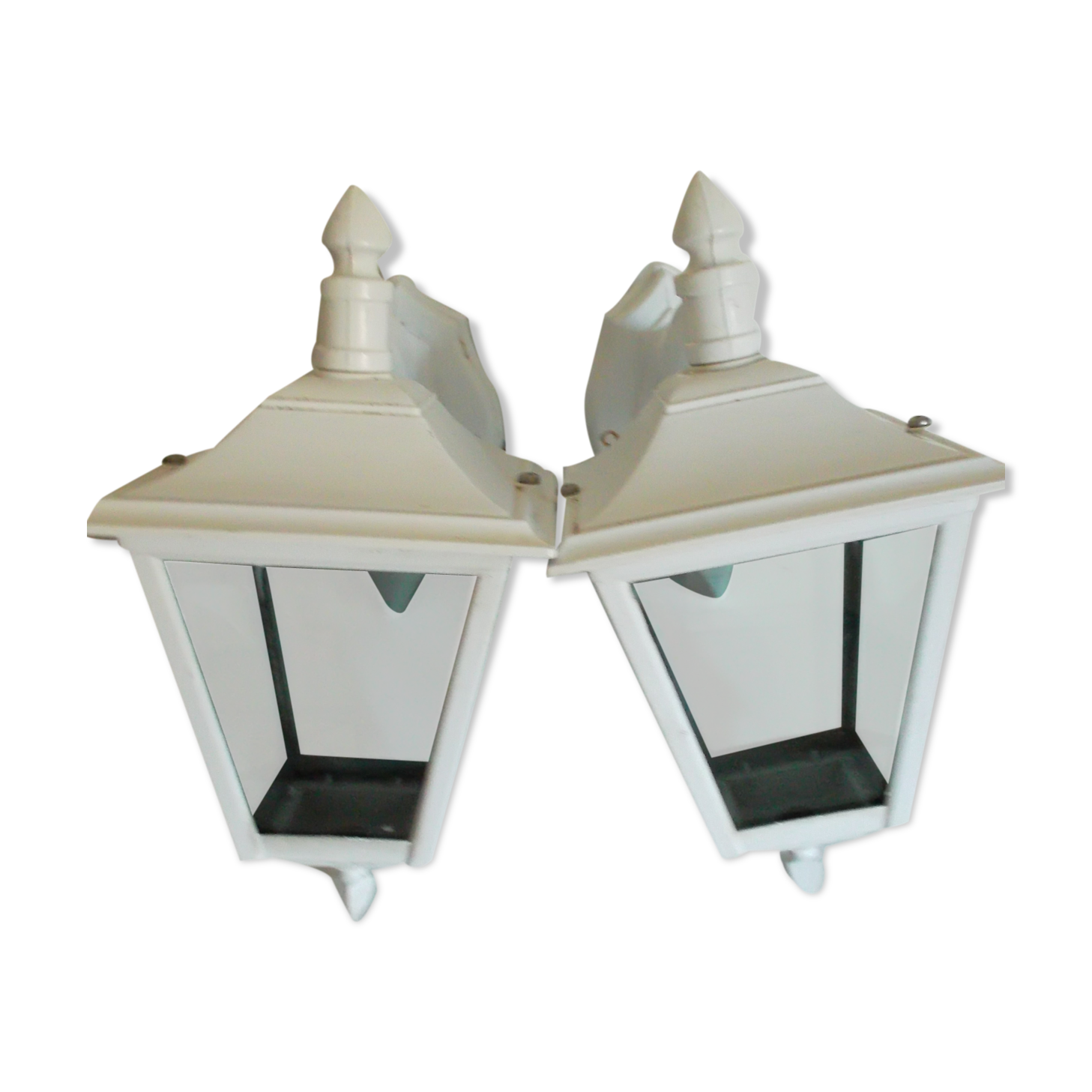 Pair of outdoor lanterns