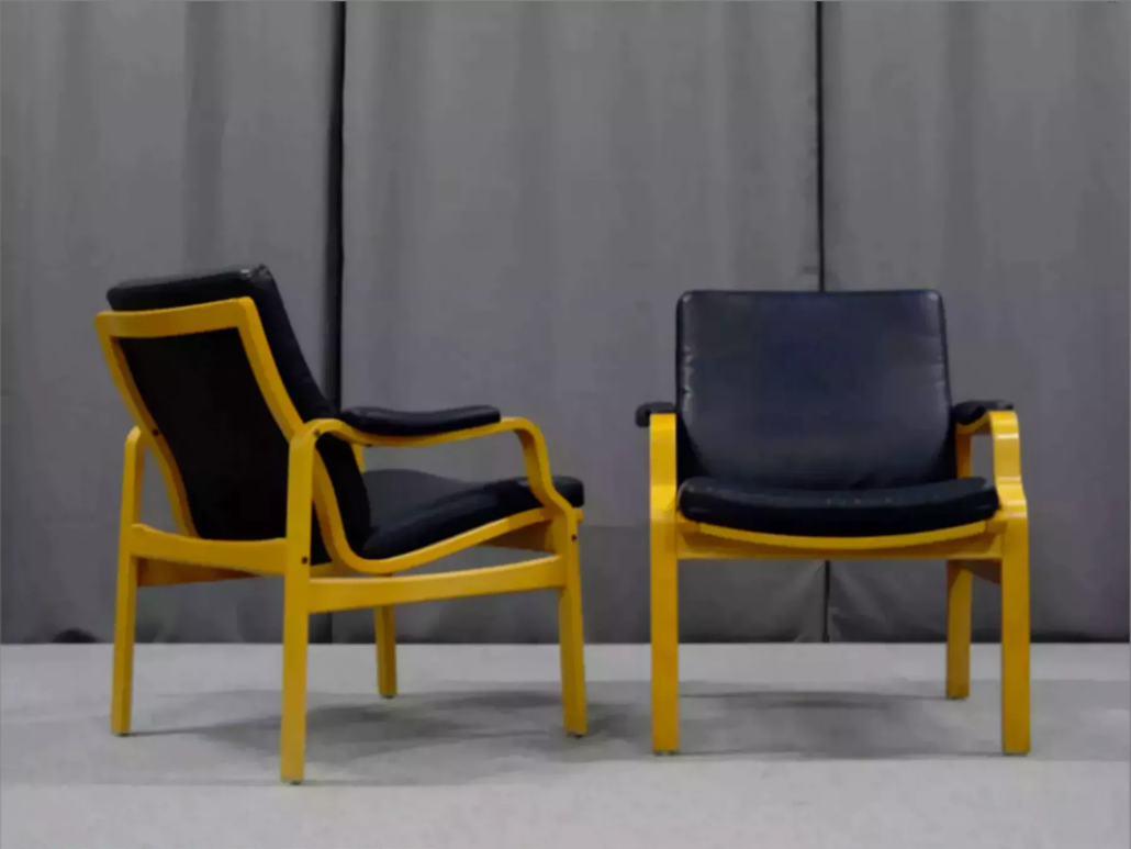 Pair of leather armchairs, 1970