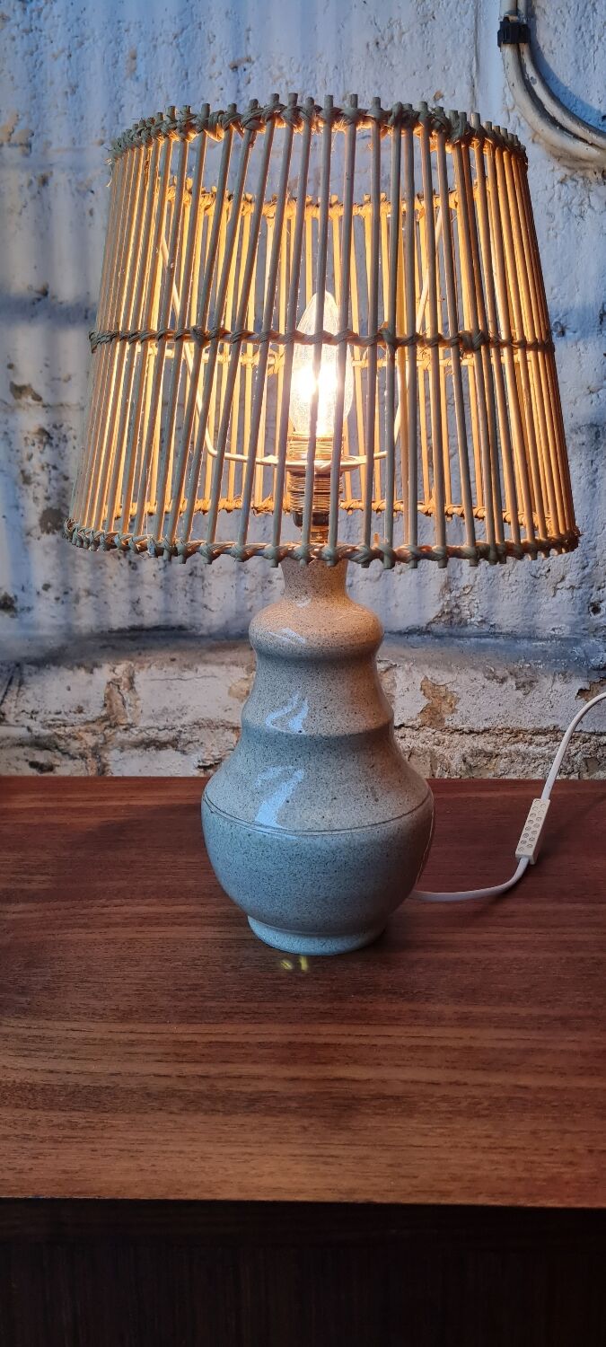 Marsh sandstone lamp