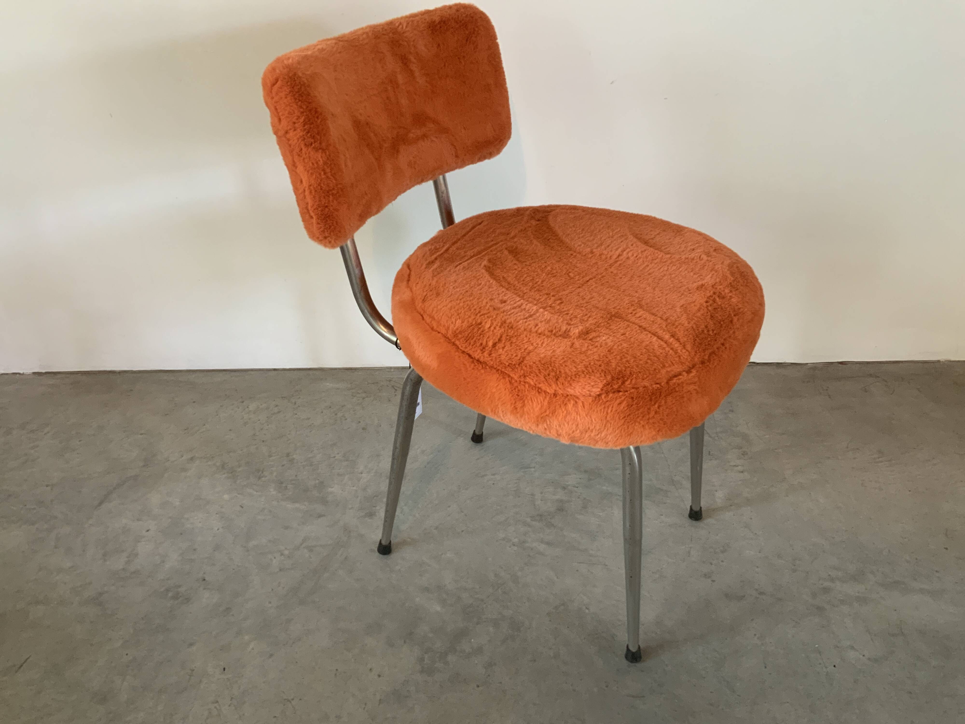 Orange shaggy chair 60
