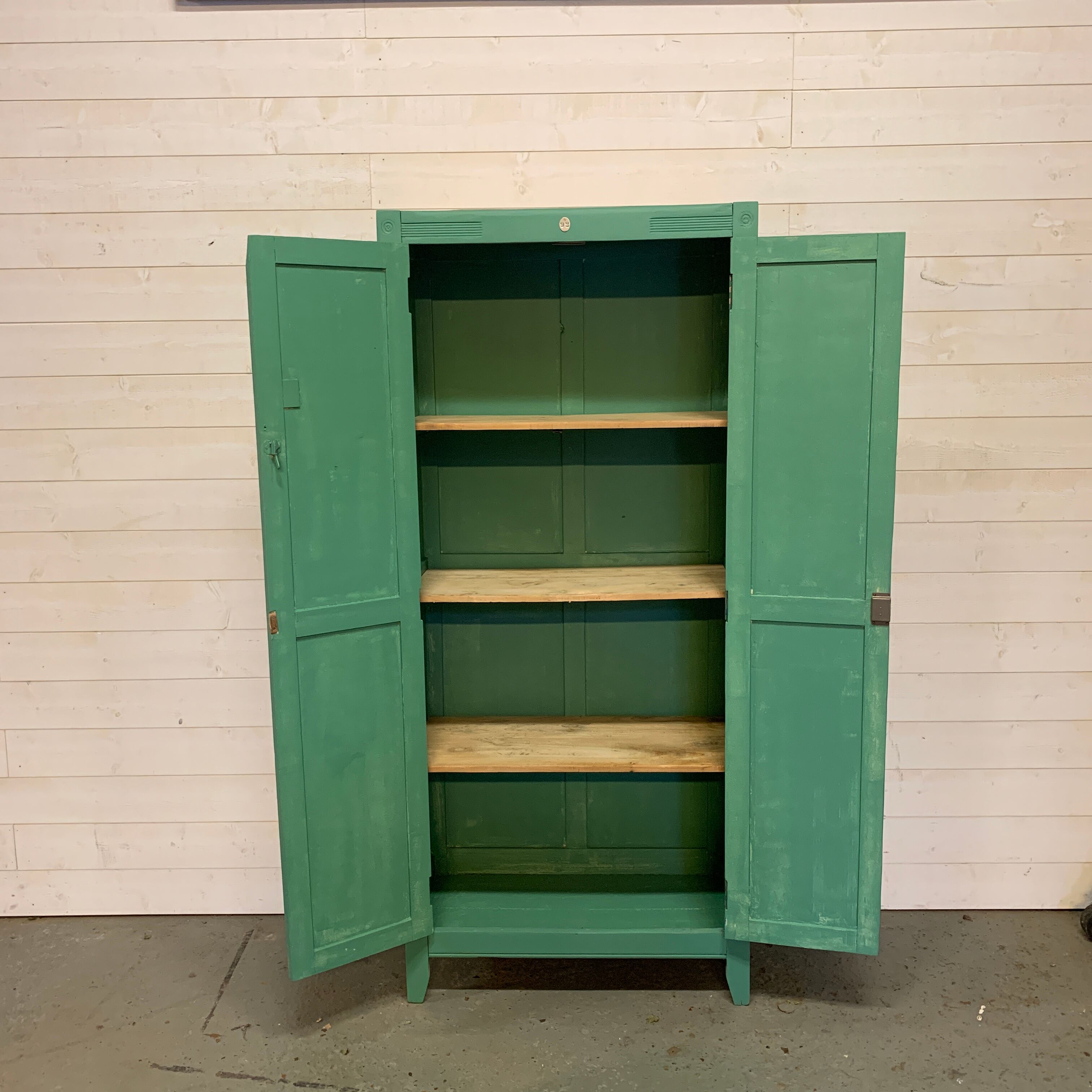 Armoire parisienne  deux portes