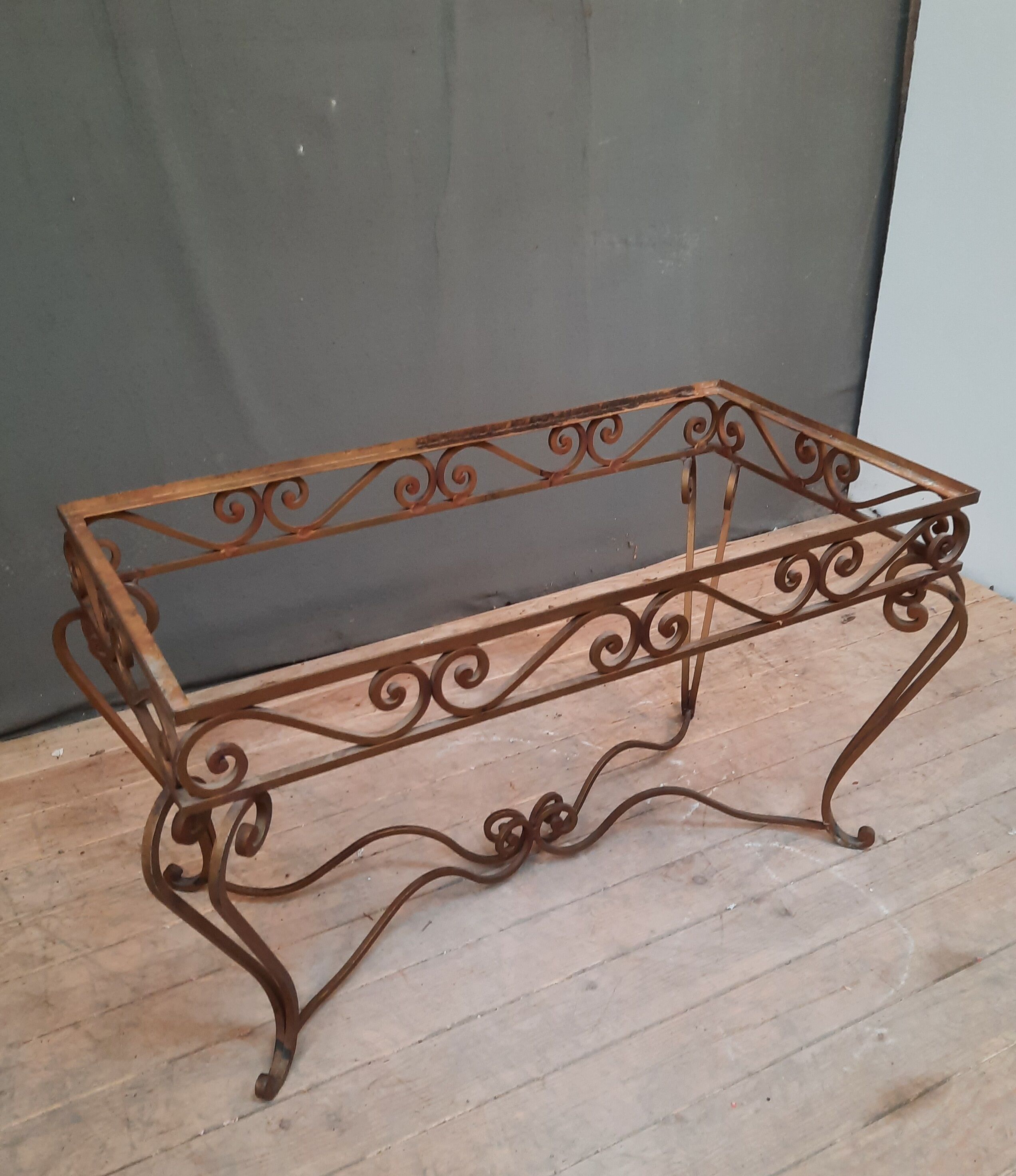 Tablr bass metal and marble