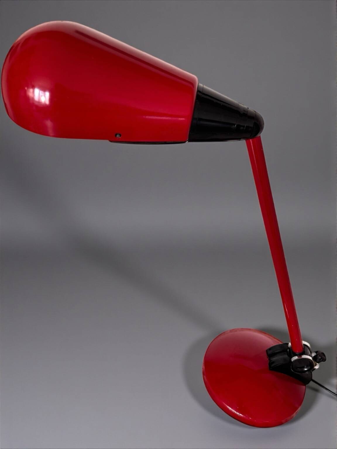 Vintage articulated lamp – Red metal – France 1970/80