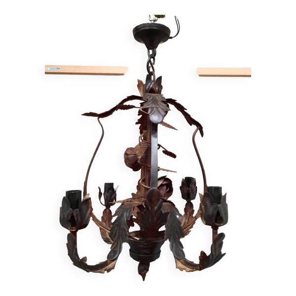 Lustre en tole à motif flloral