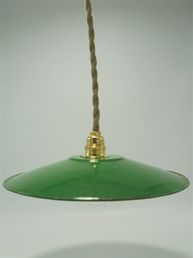 Enamelled sheet metal suspension