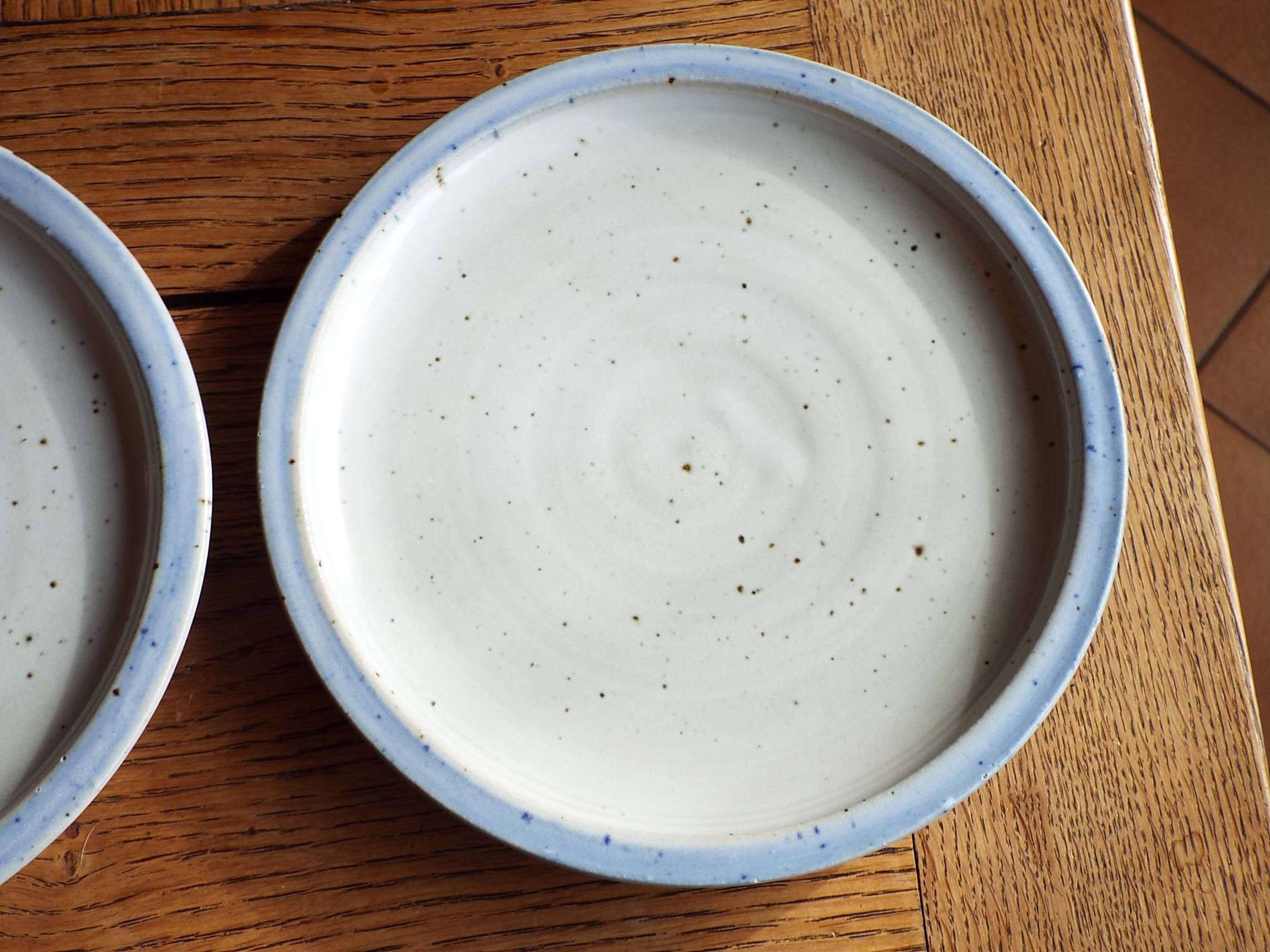 5 stoneware dessert plates