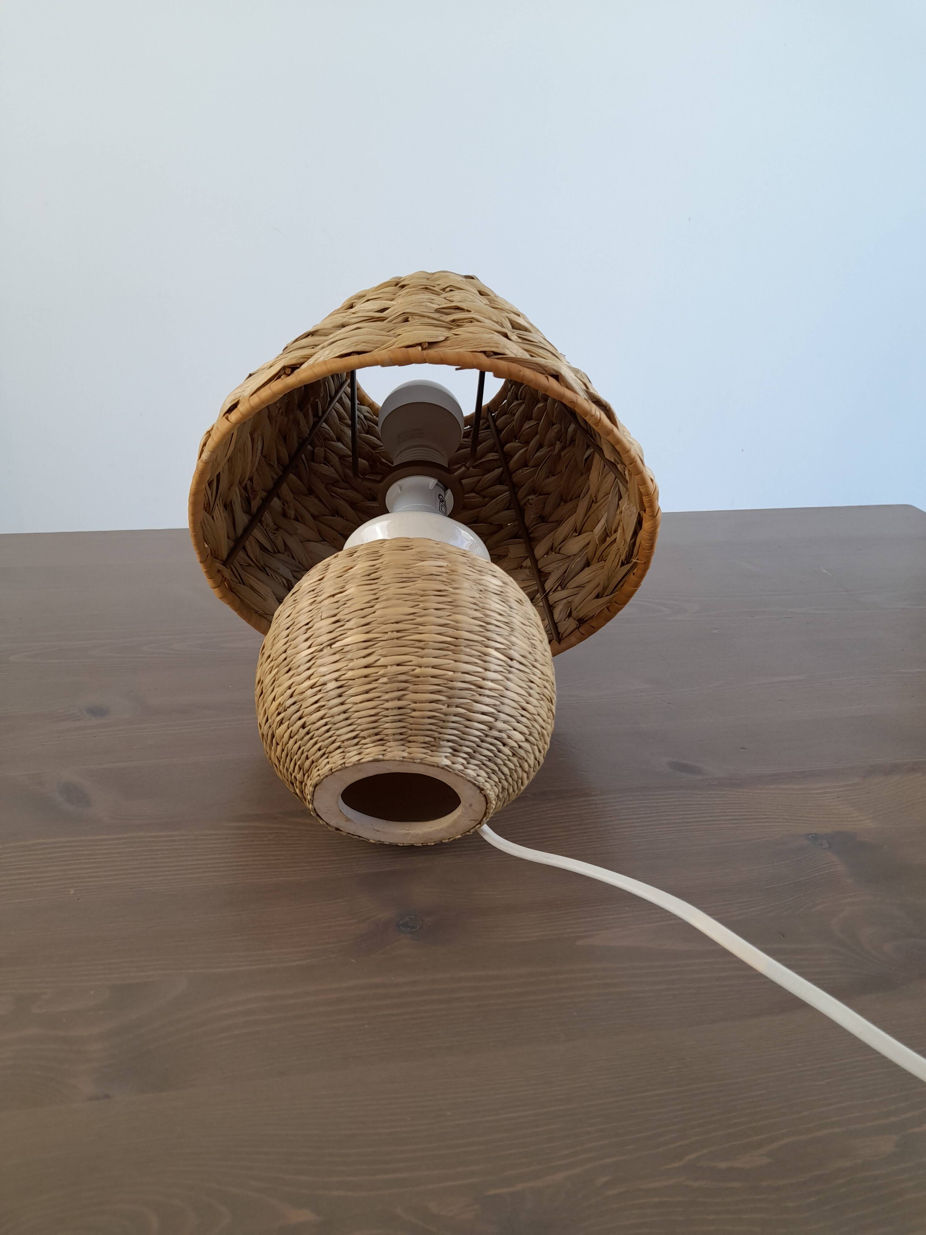 Lampe à poser tressée