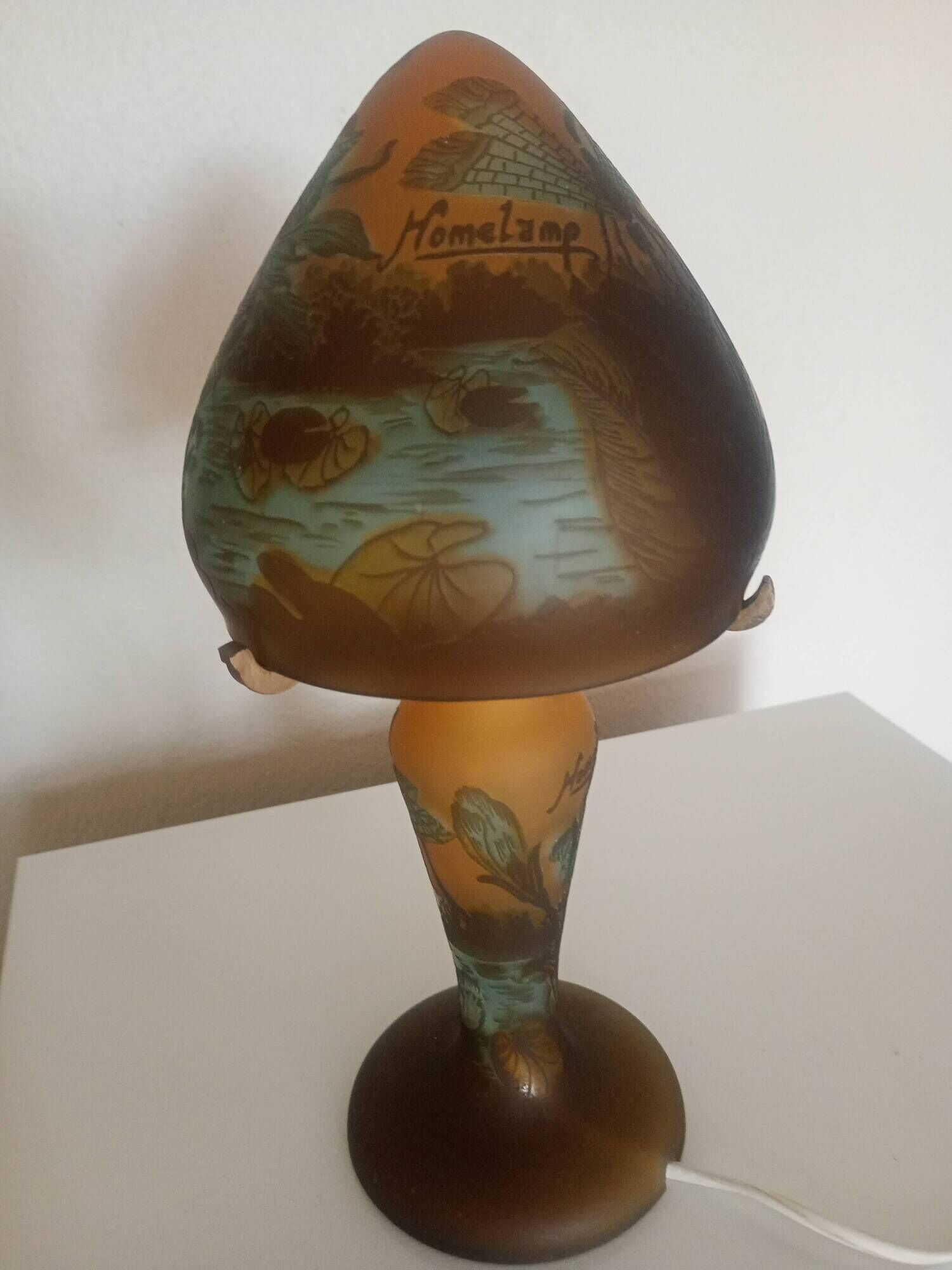 Homelamp "champignon" Polychrome glass, lake-themed decoration, dragonfly