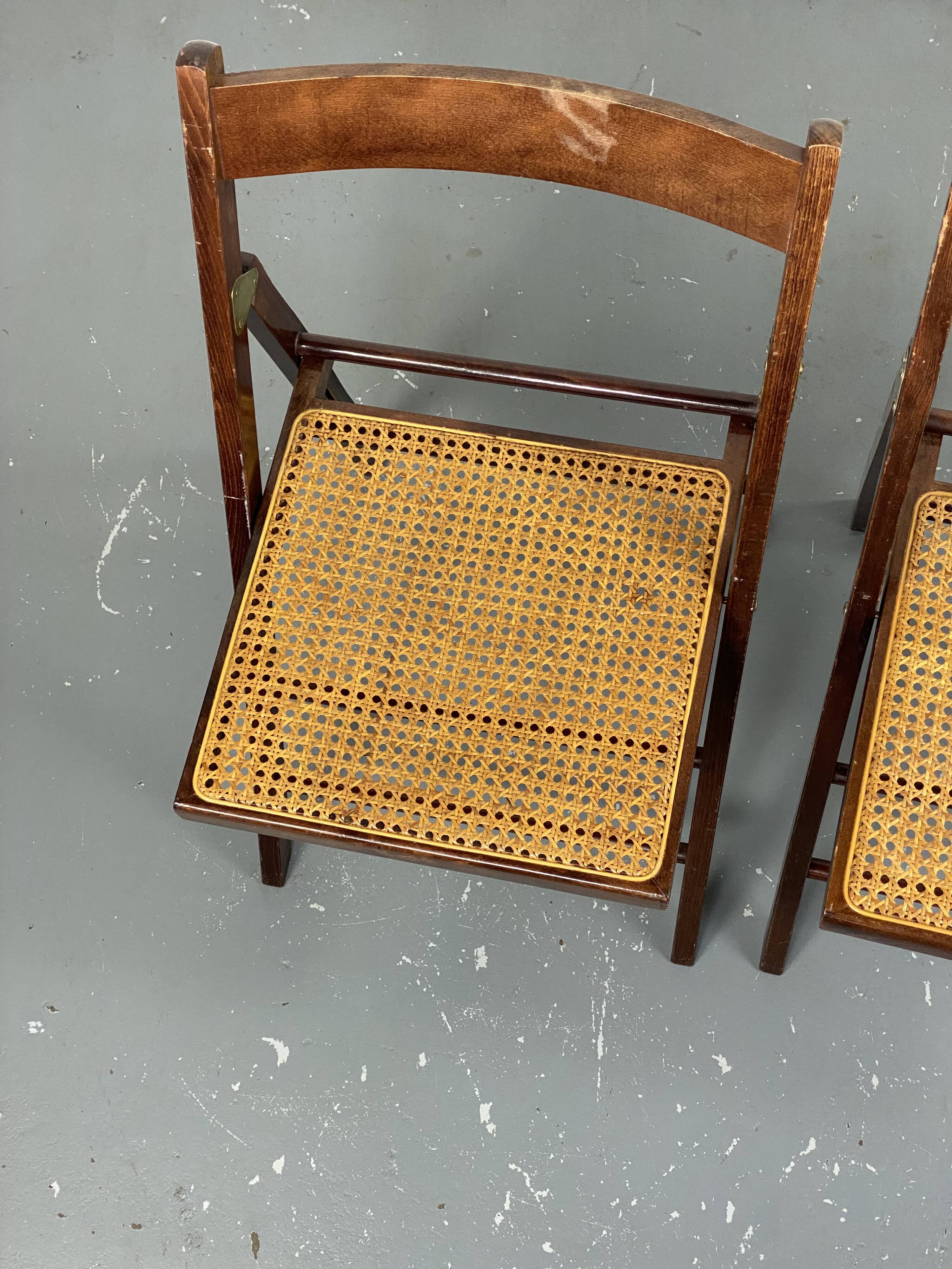 Lot folding chairs in canning
