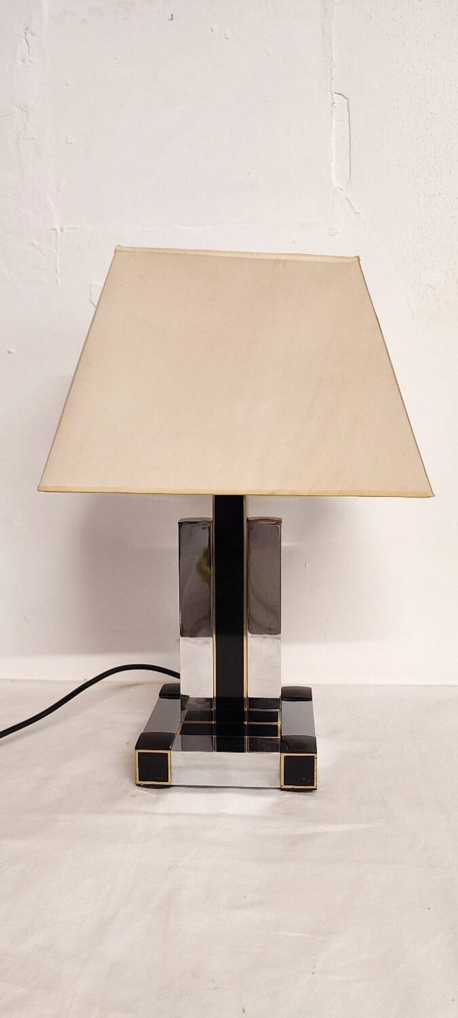 Lámpara de mesa "Lumica". Spain, 1980s.