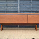 Enfilade minimaliste par White & Newton * 198 cm
