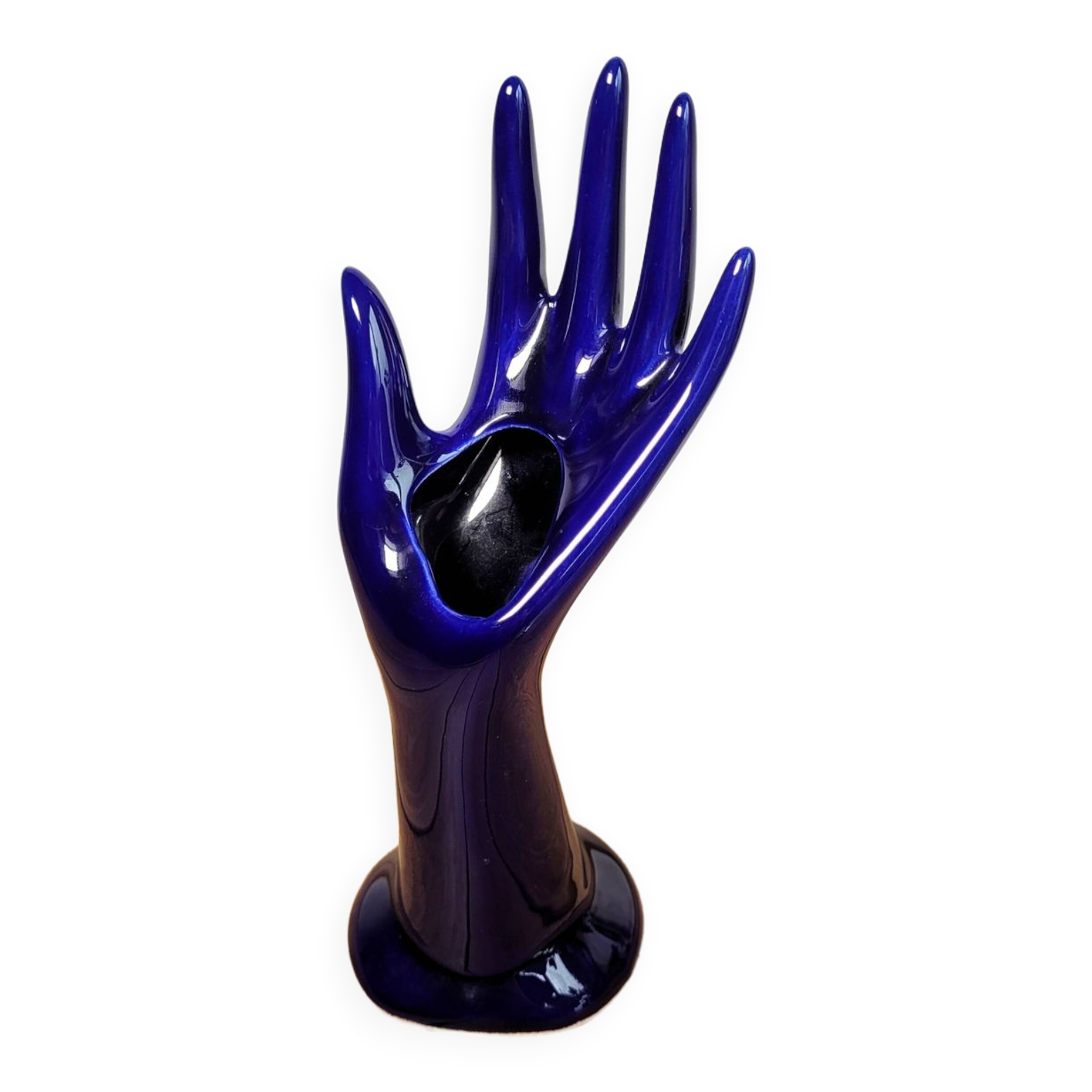 Hand ring and vintage ceramic soliflore