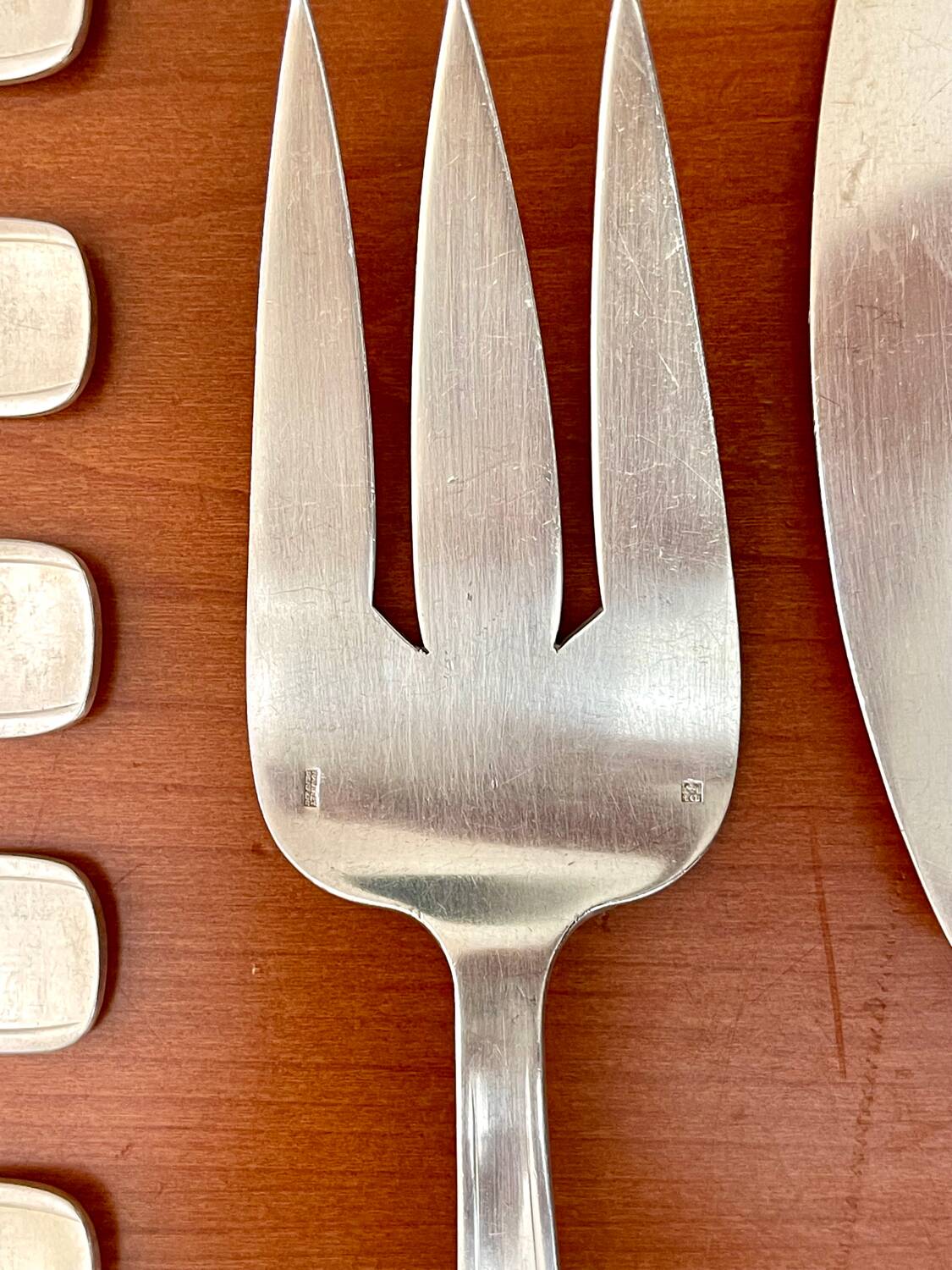 Ravinet d'enfert fish service, 12 place settings with serving cutlery