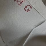 Set de 6 serviettes en lin caviar 1930 brodées MG rouge 65 x 85