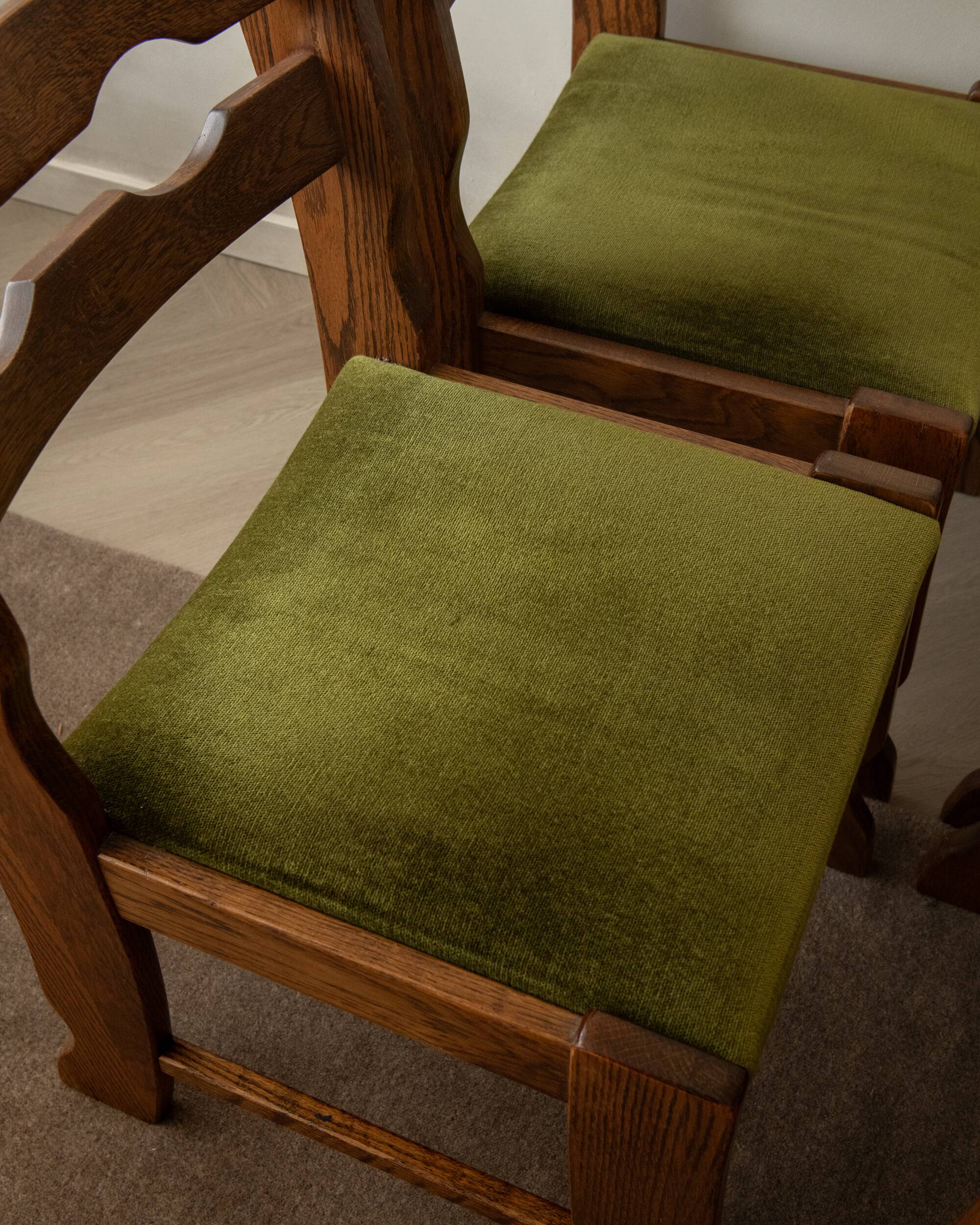 Brutalist Oak Razorback Dining Chairs with Green Velvet, 1970s, Set of 4