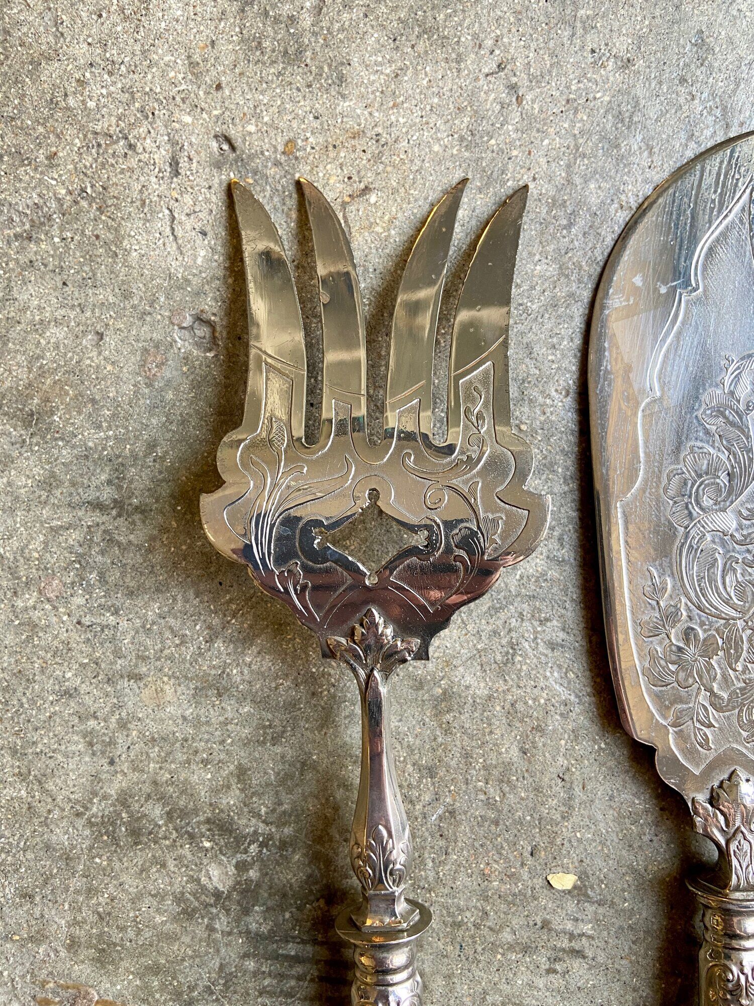 2 serving cutlery in silver metal