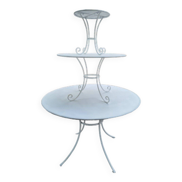 Iron store presentation table