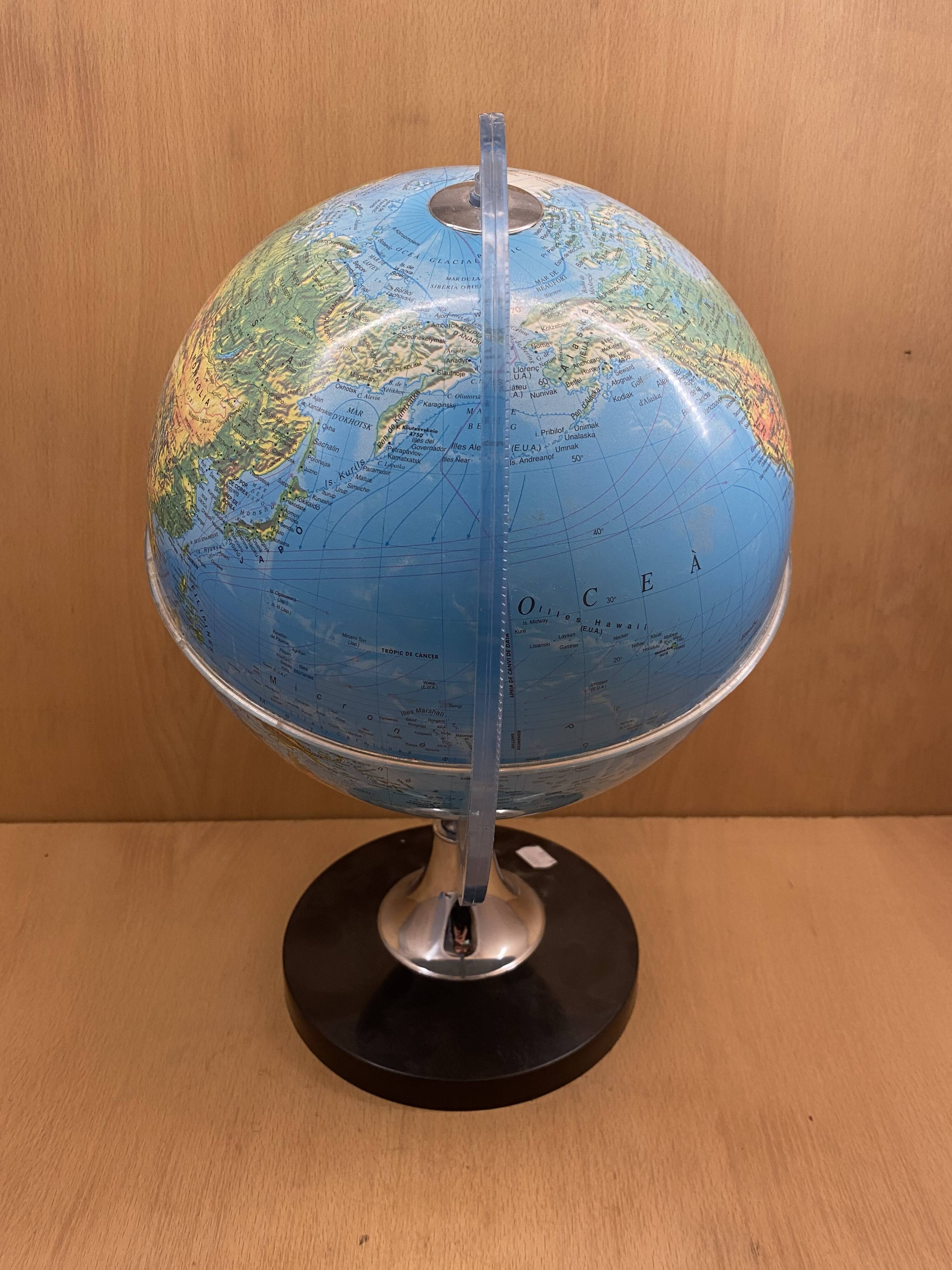 Catalan terrestrial globe 90s