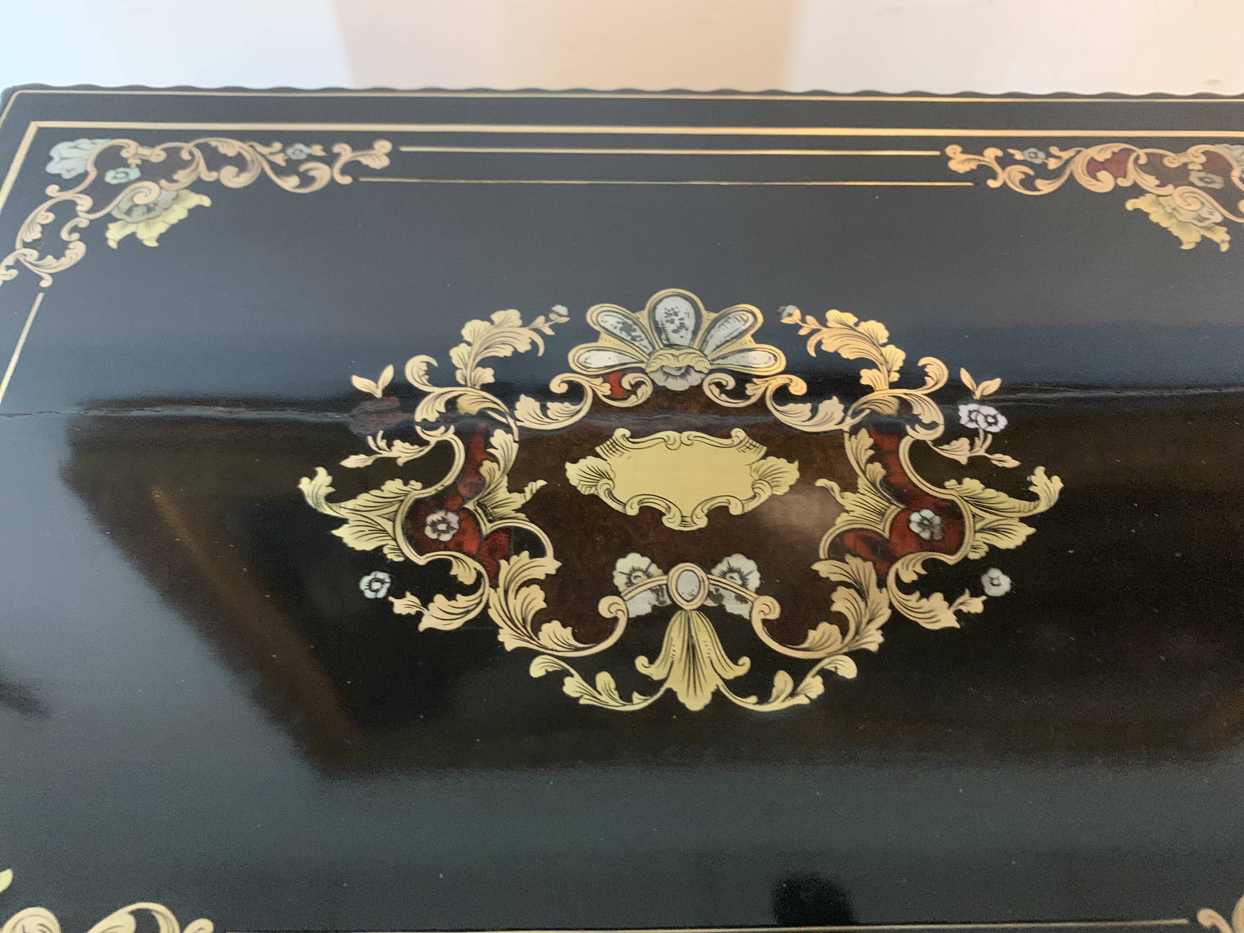 Complete liquor cellar Boulle Box Napoleon III Box Marquetry XIX century