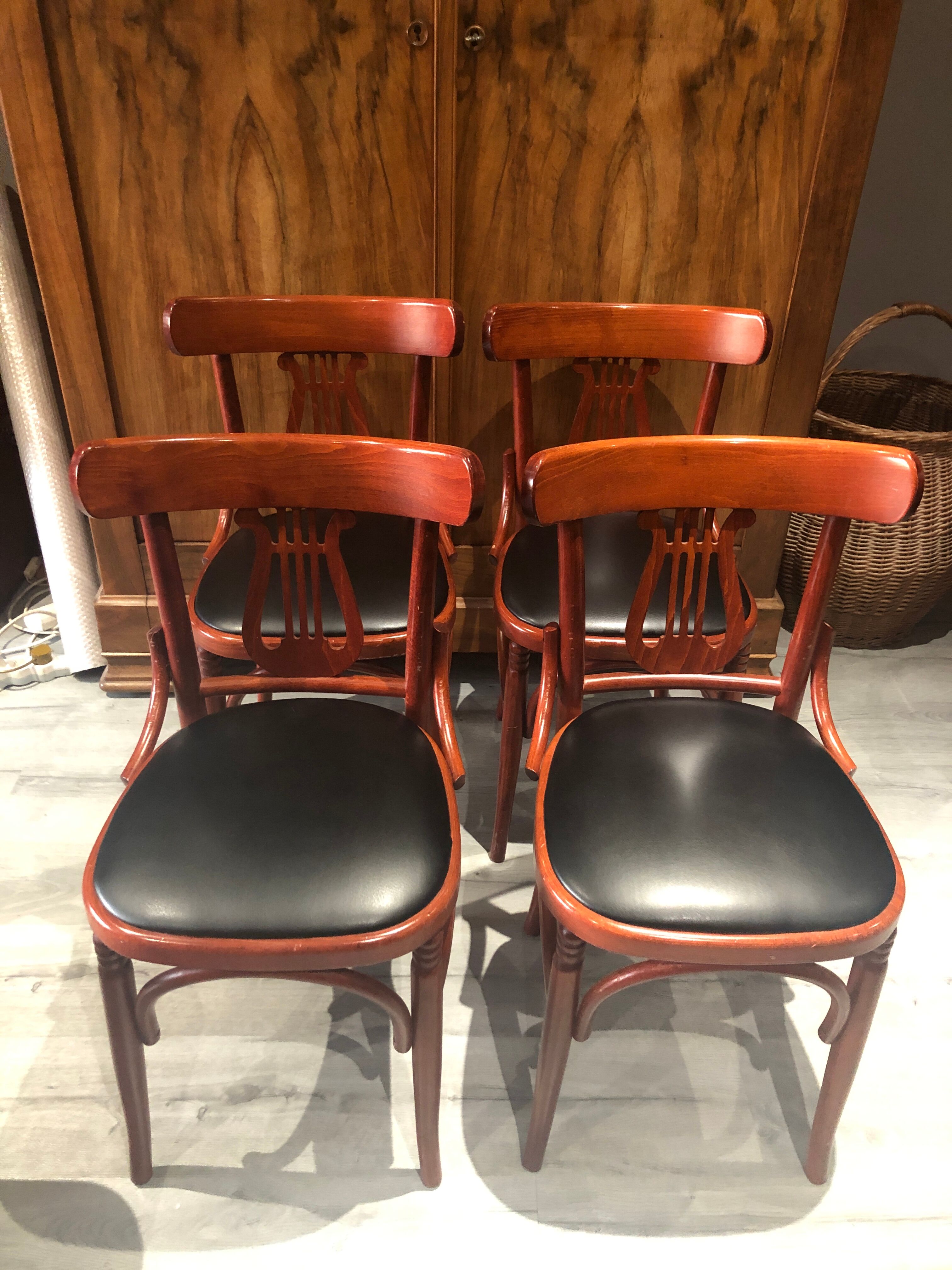 Suite of 4 bistro chairs