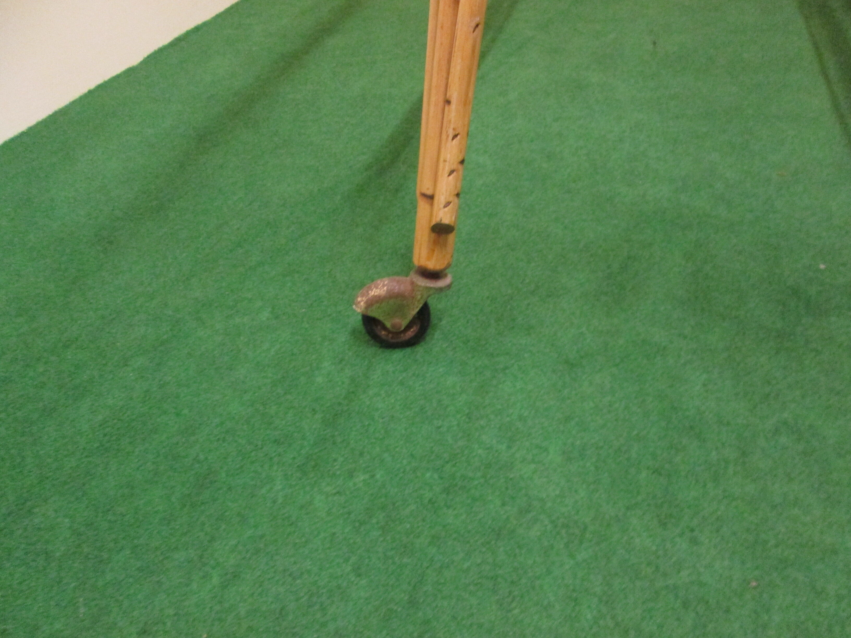 Lacrosse rattan cradle