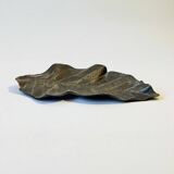 Antique bronze leaf-shaped pocket emptier – Art Nouveau / early 20th century