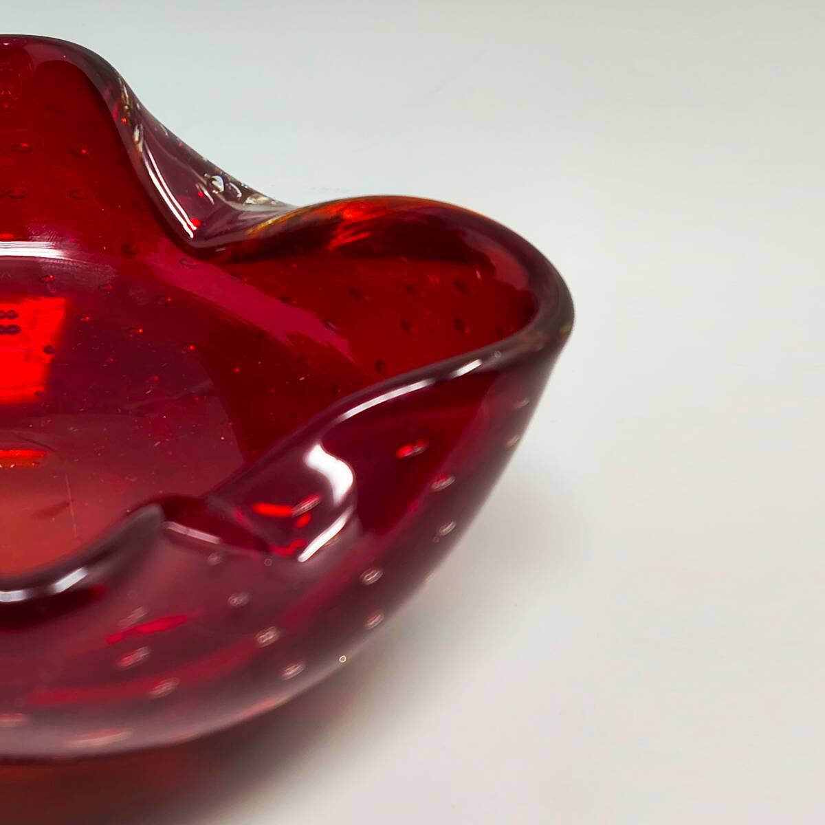 Cendrier ou vide-poches en verre de Murano Bullicante rouge des années 1960 par Fla