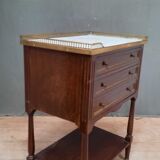 Mahogany chest of drawers in Louis XVI style