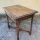 Bureau  entretoises et pieds torsadées - style Louis XIII