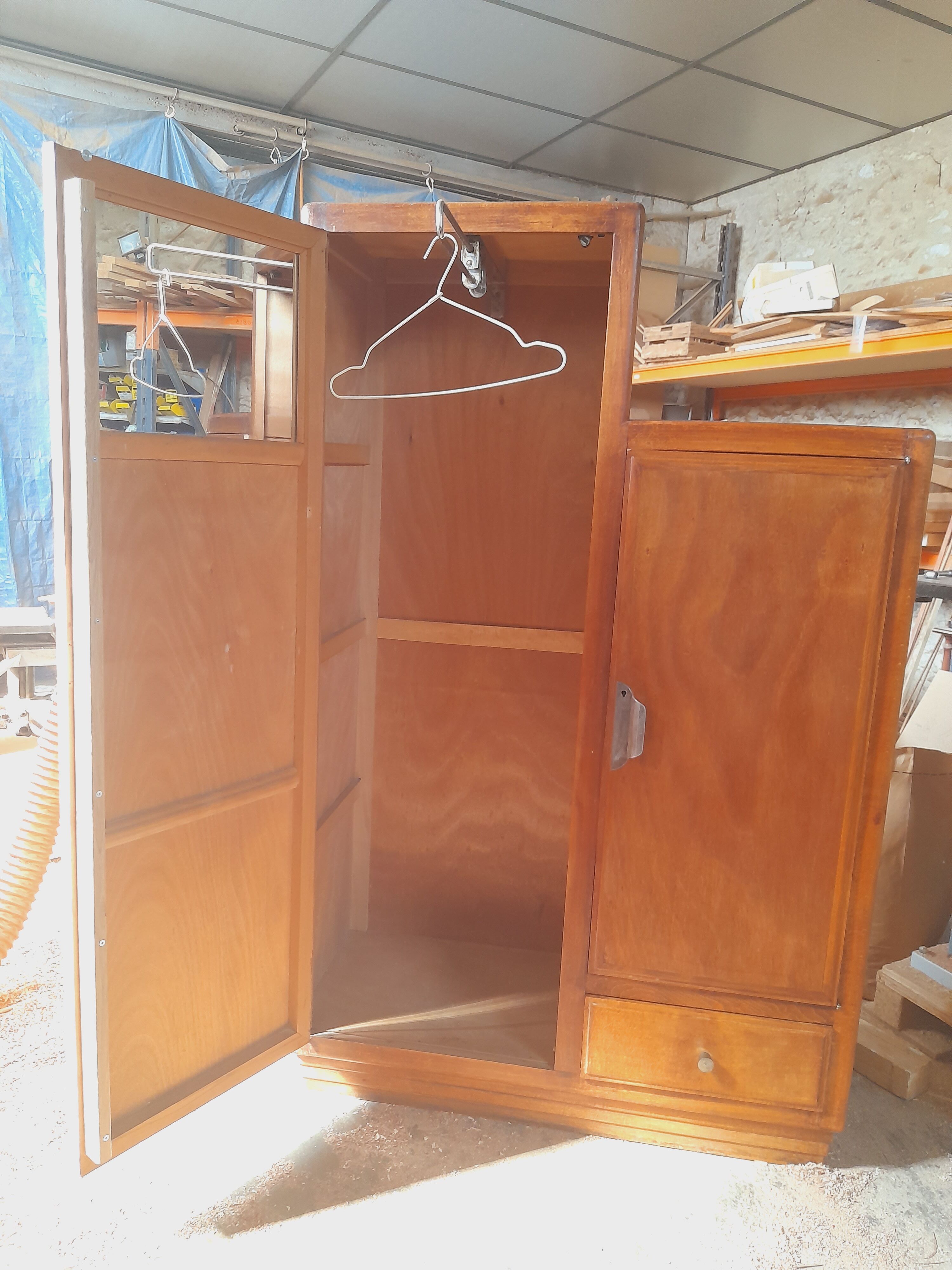 Asymmetrical cabinet 50's