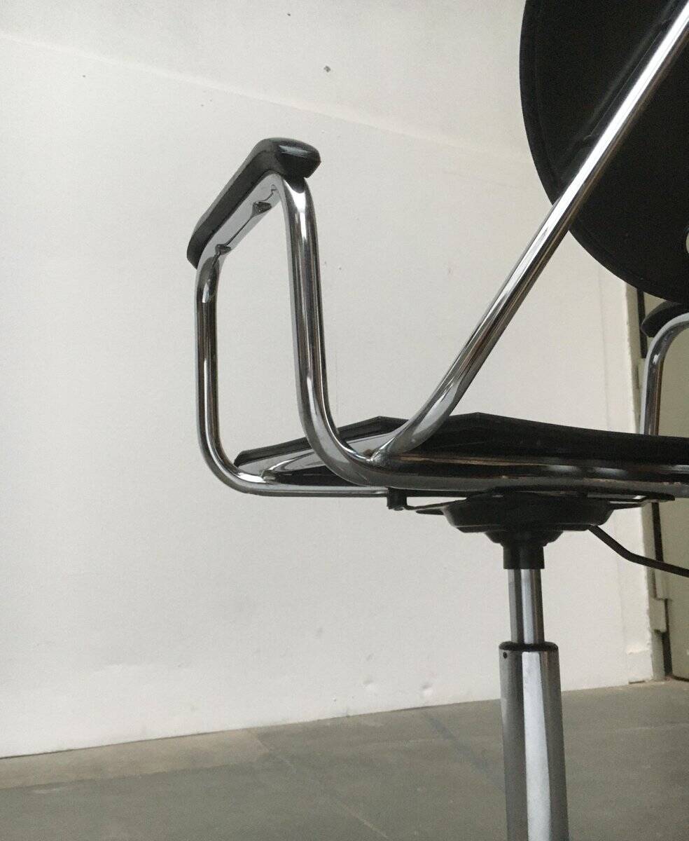 Postmodern Italian swivel chair Charlie by Carlo Bimbi & Nilo Gioacchini for Segis, 1980s.