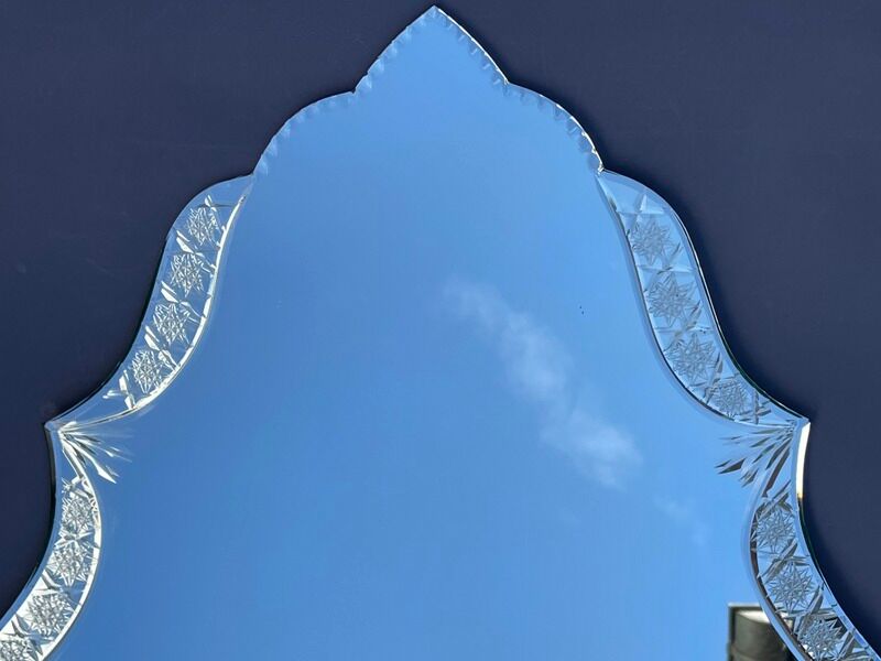 Mirror eventful shape bisauté carved chiseled Venetian mirror of Venice XXth