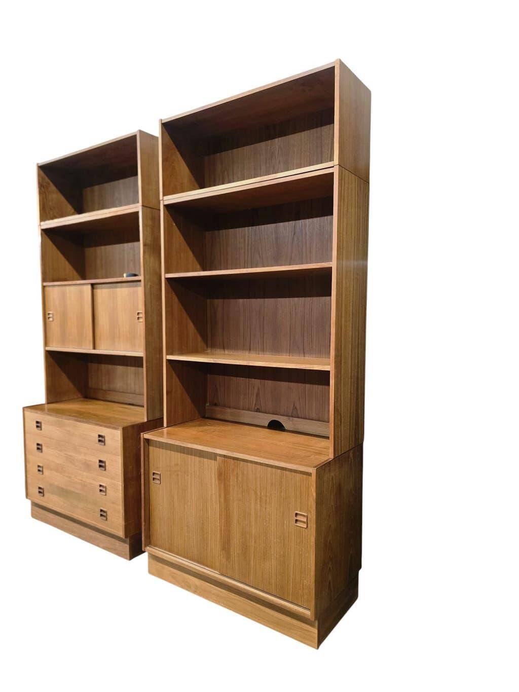 Vintage wooden shelf/bookcase/display cabinet