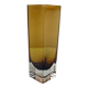 Vase carré en verre