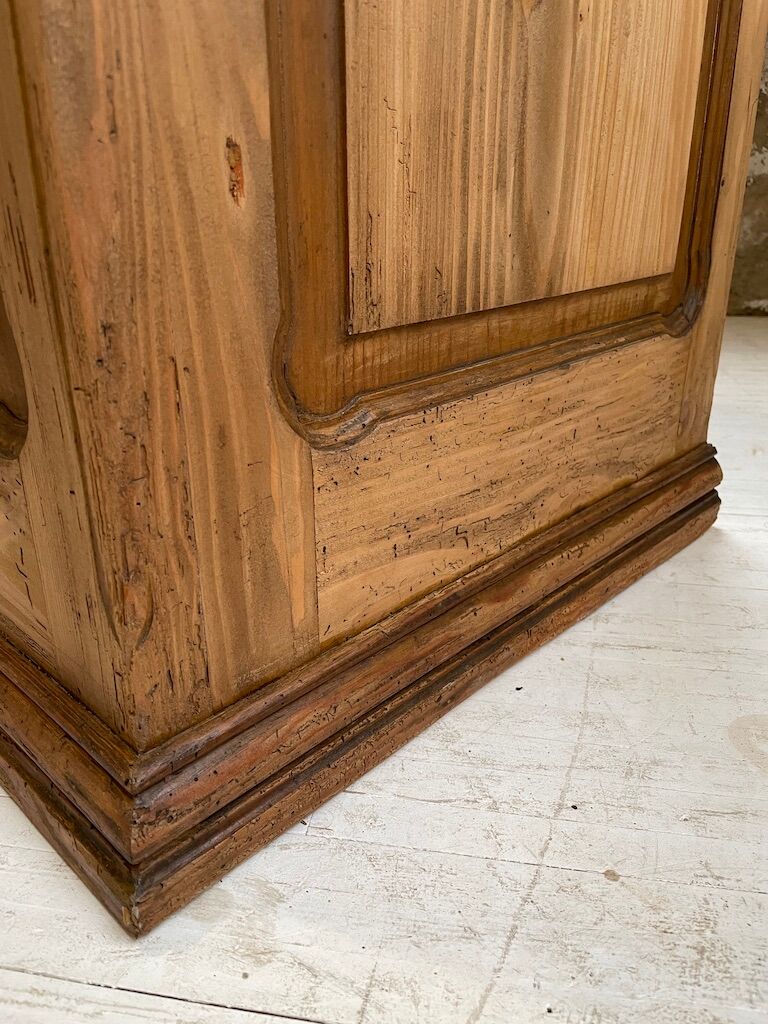 Pine shopping counter