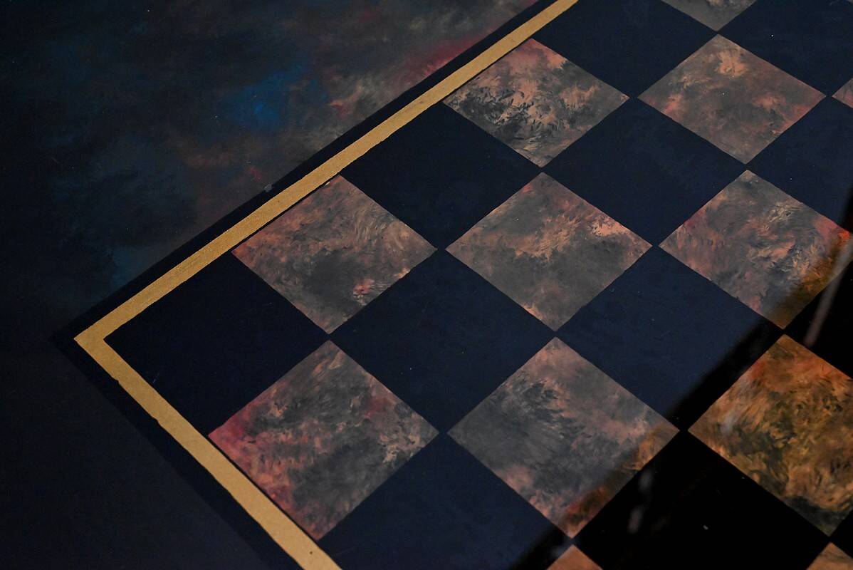 Grande table basse échiquier en acajou, goût Jansen – 2ème partie XXe