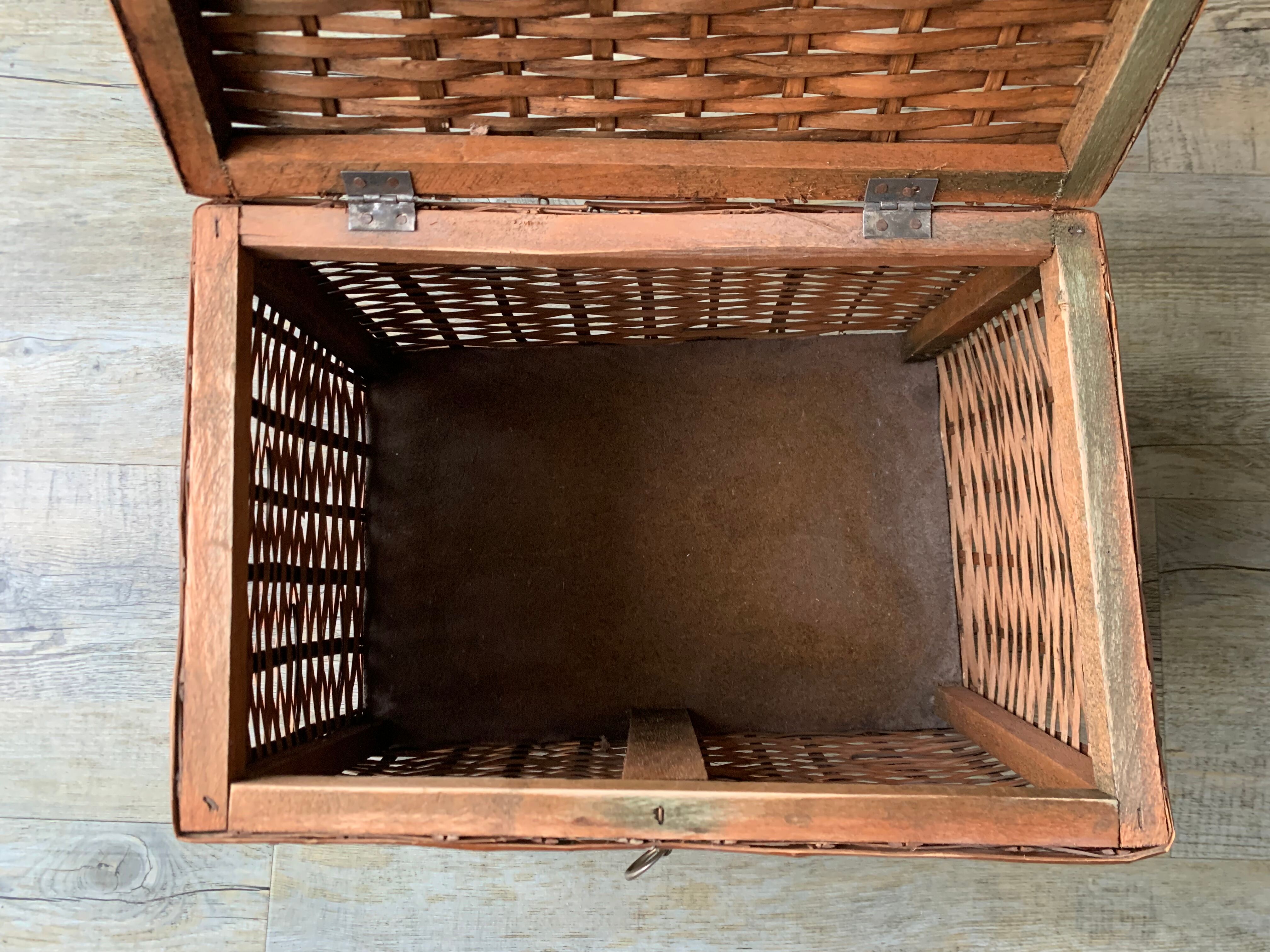Small vintage wicker chest with clasp