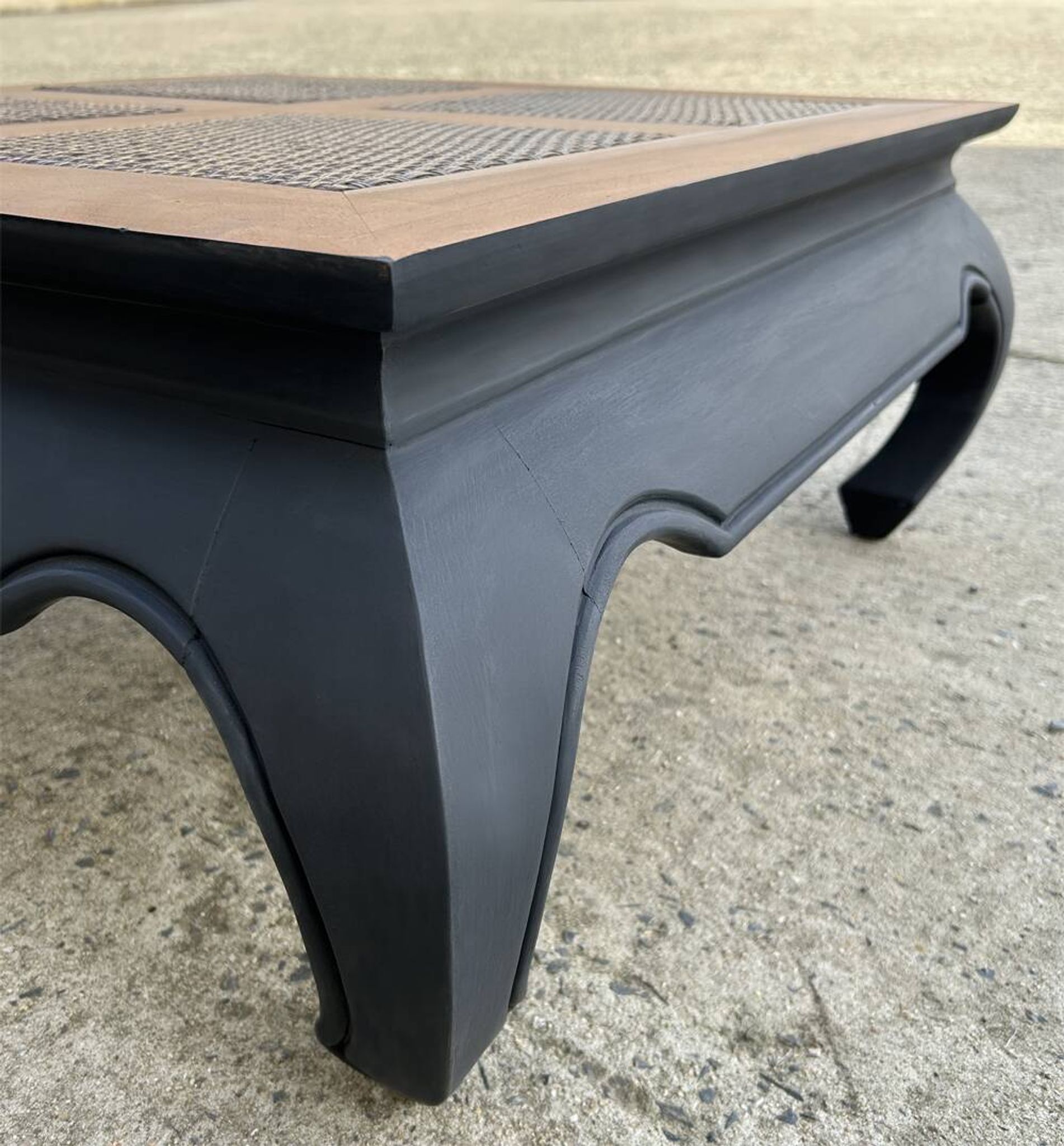 Table basse à opium carrée, en teck massif, pieds éléphant