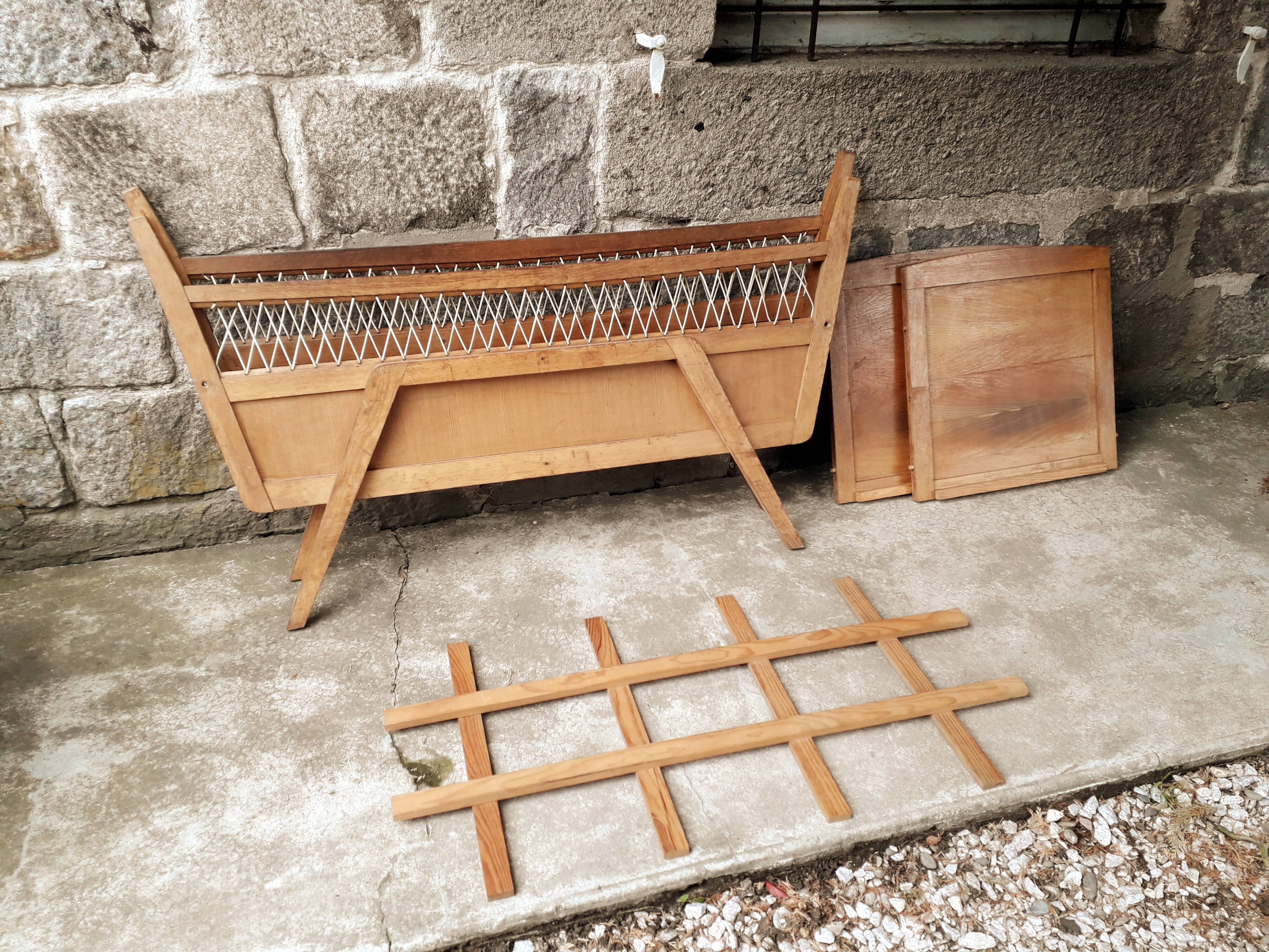 Child bed, compass feet, 50s