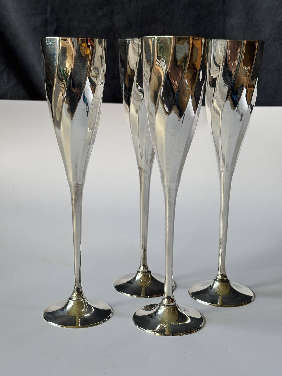Flûtes à champagne art déco en métal argenté