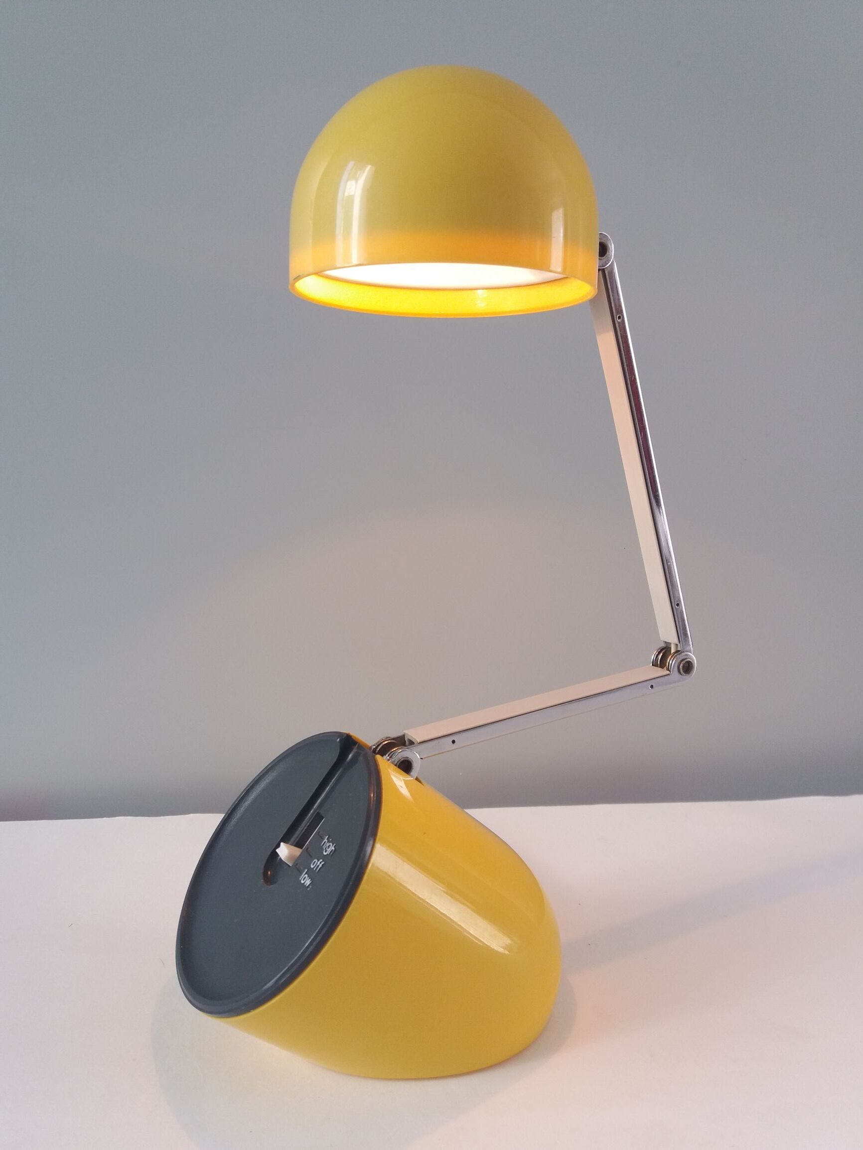 Kreo-Lite NA718 aiai desktop lamp by Sapporo