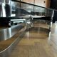 Table basse ovale design années 70 en verre et pieds chromé « S »